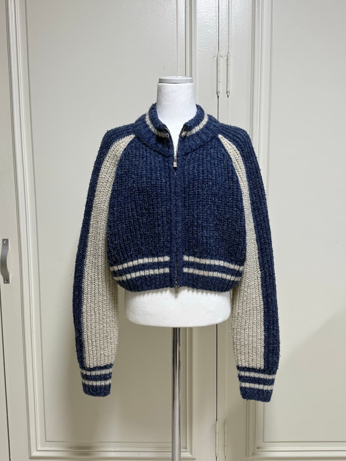 어반드레스 나그랑배색 니트집업 상품이미지2