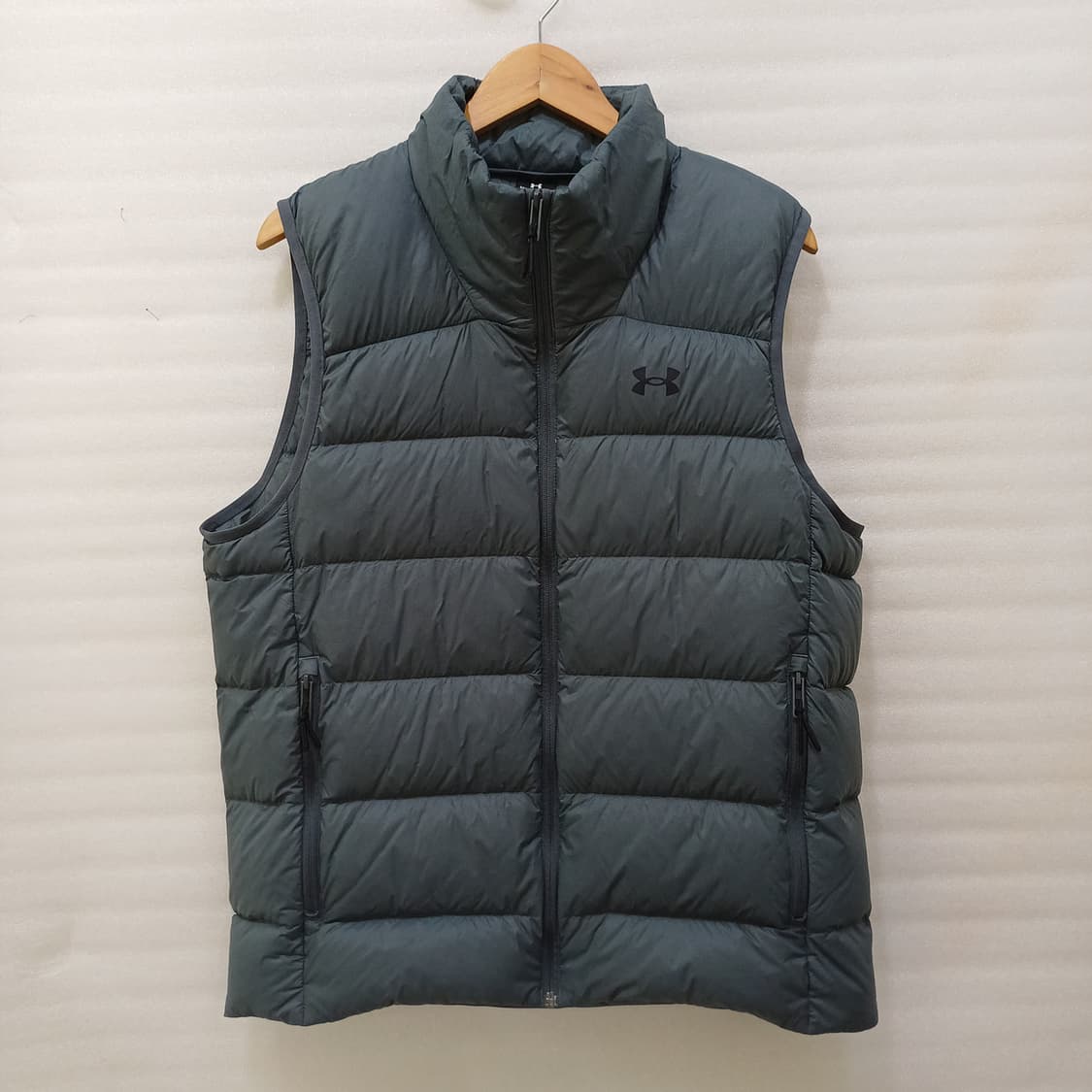 언더아머 남성 XL 105 빵빵 경량 오리털 다운 패딩 조끼 사랑봉봉 상품이미지1