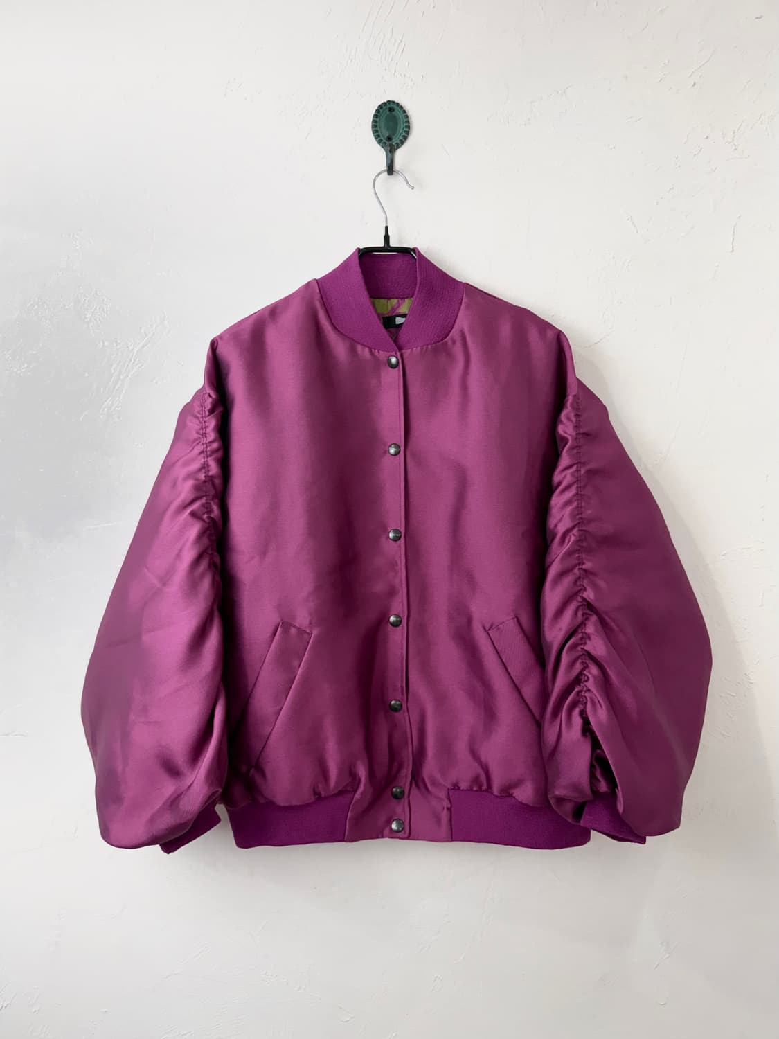 00s 이태리 메이드 셔링 슬리브 새틴 봄버 상품이미지1
