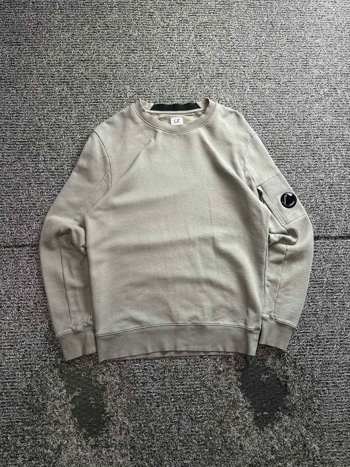 CP 컴퍼니 렌즈 와펜 코튼 스웻 셔츠 3447 상품이미지2