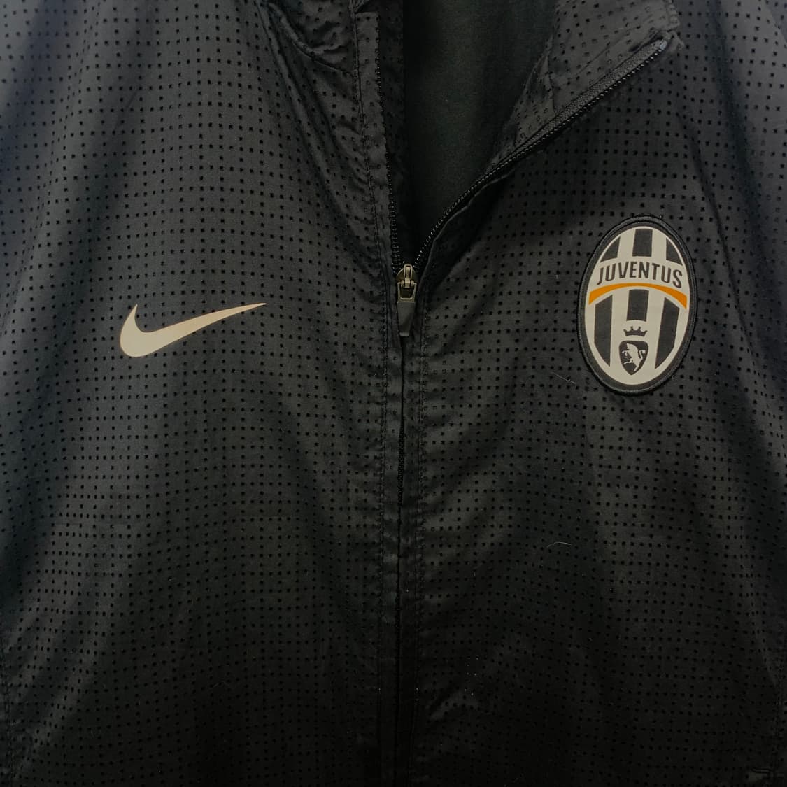 나이키 00s 유벤투스 블랙 바람막이 상품이미지4