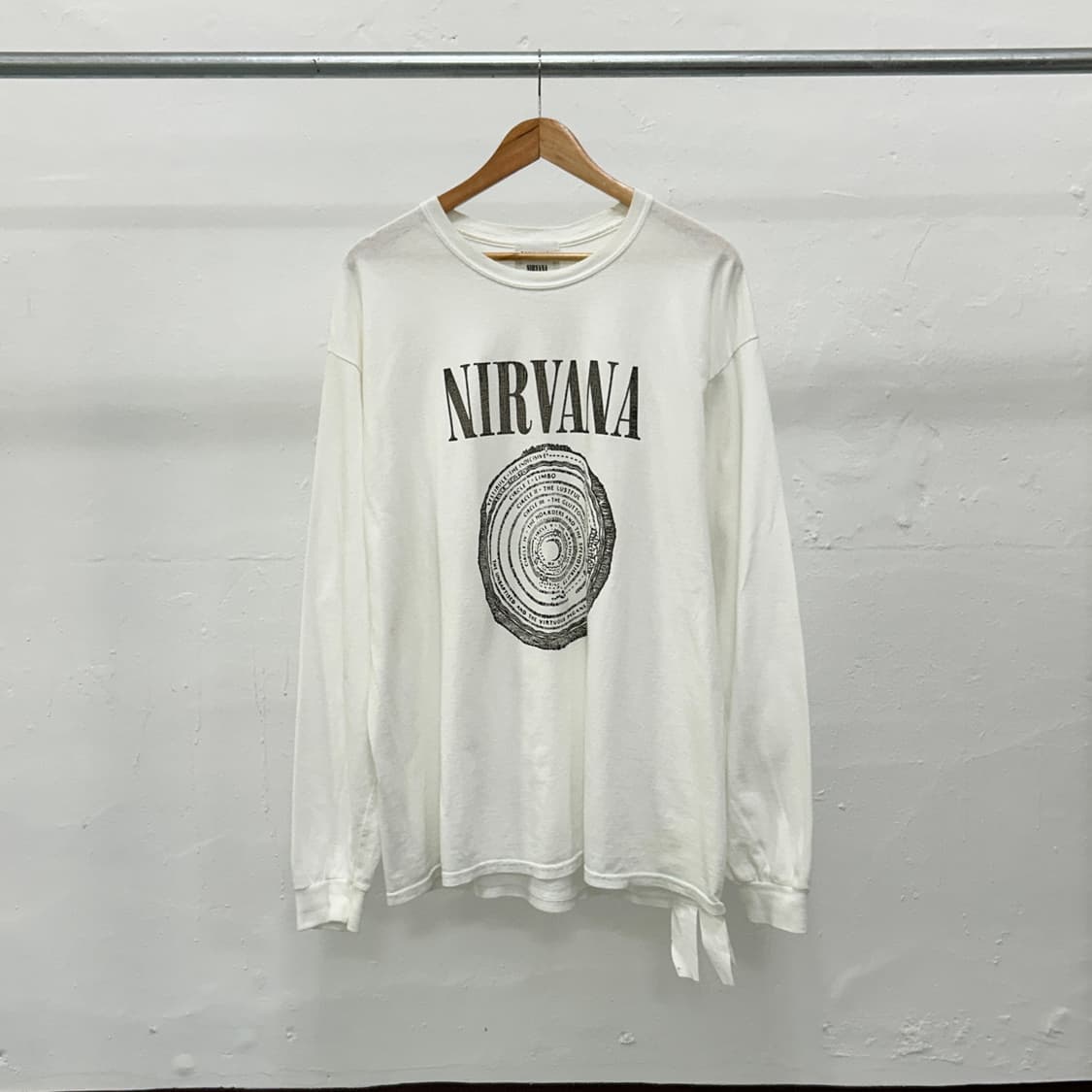 Insonnia X NIRVANA 빅 프린팅 롱슬리브  상품이미지1