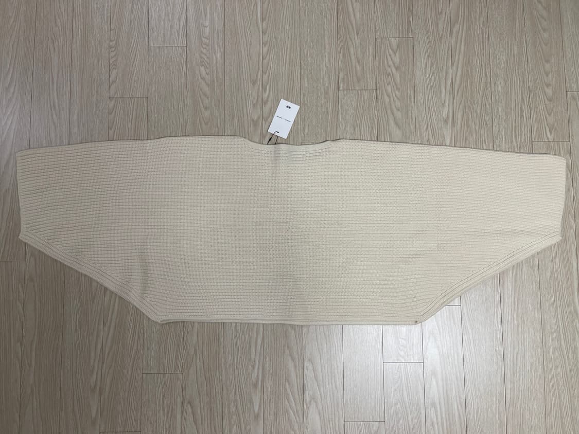 유니클로 x 르메르 램 크롭 스웨터 니트 오프화이트 상품이미지4