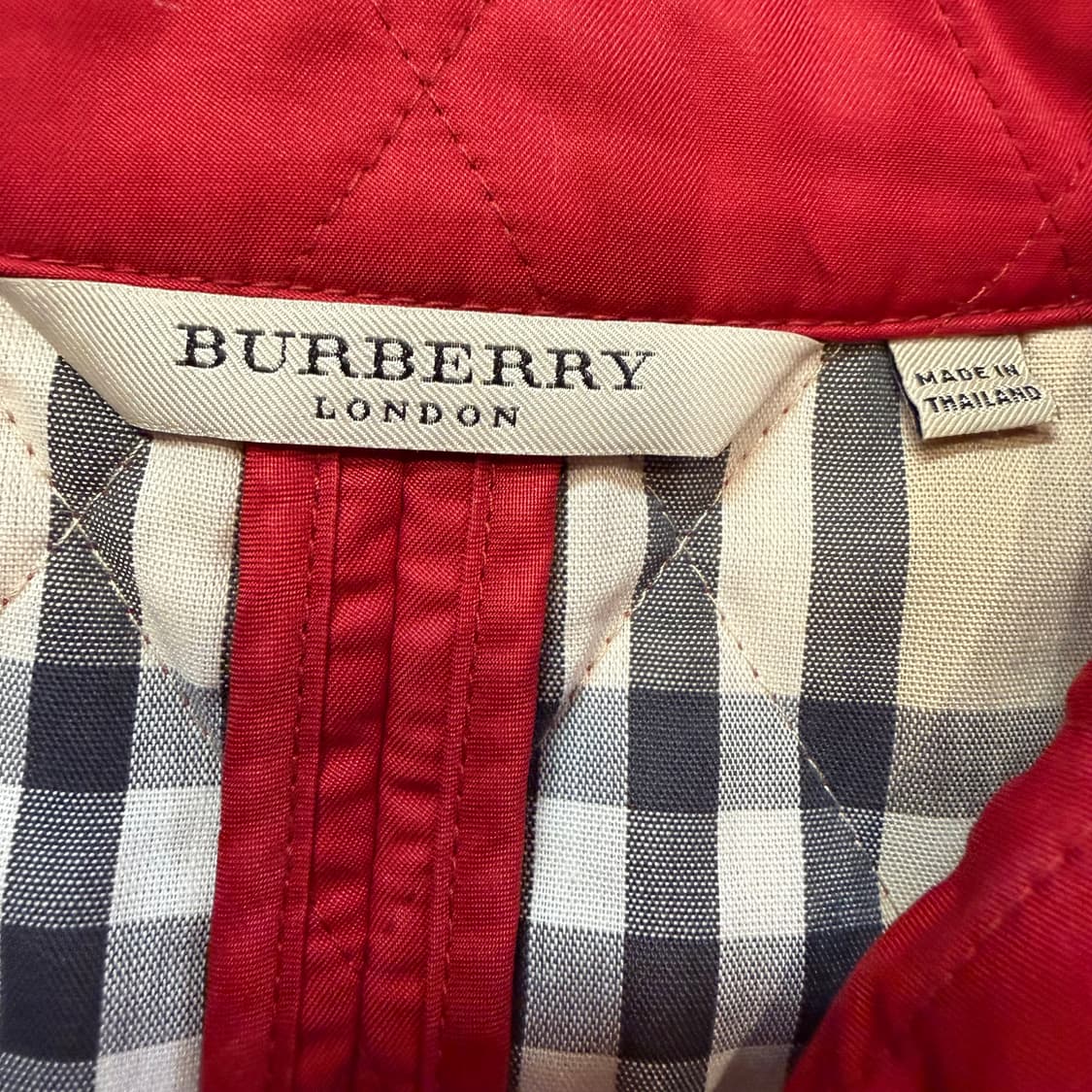 버버리 브릿 레드 다이아몬드 퀼팅 자켓 상품이미지3