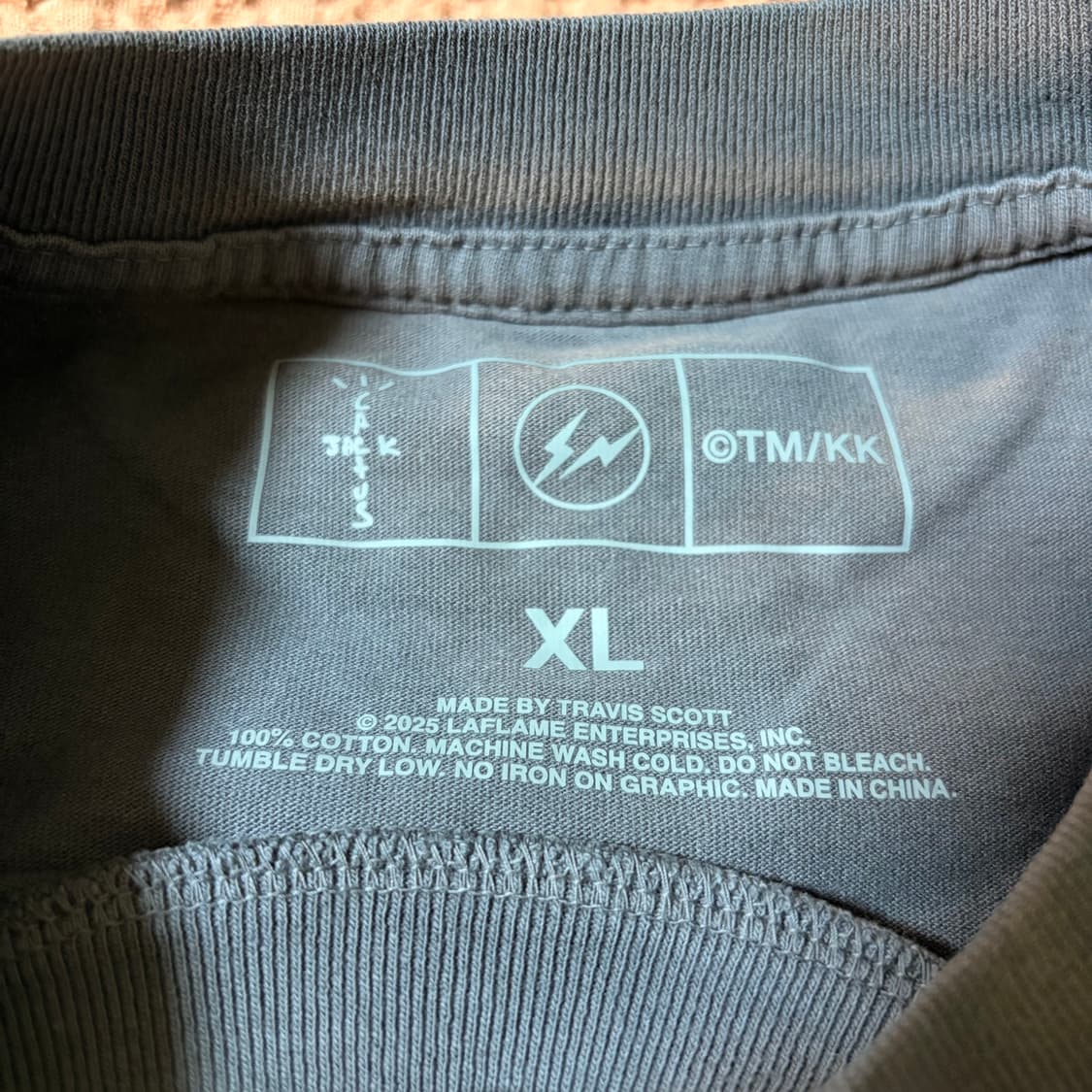 스캇 X 프라그먼트 X 무라카미 타카시 롱슬리브 티셔츠 상품이미지5