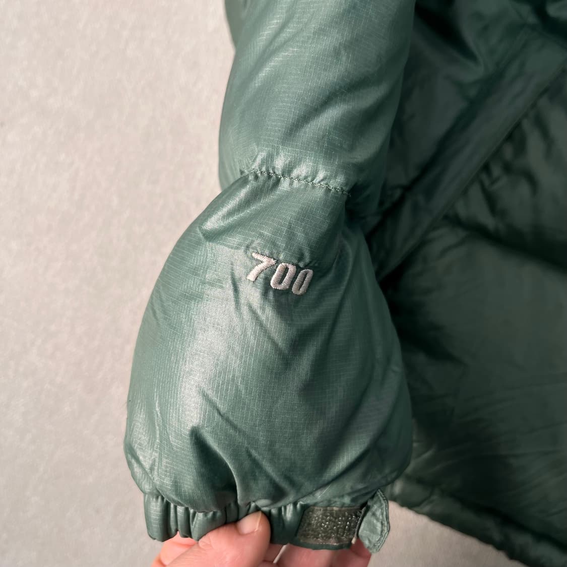 100 노스페이스 1996 눕시 700 카키 패딩 상품이미지4