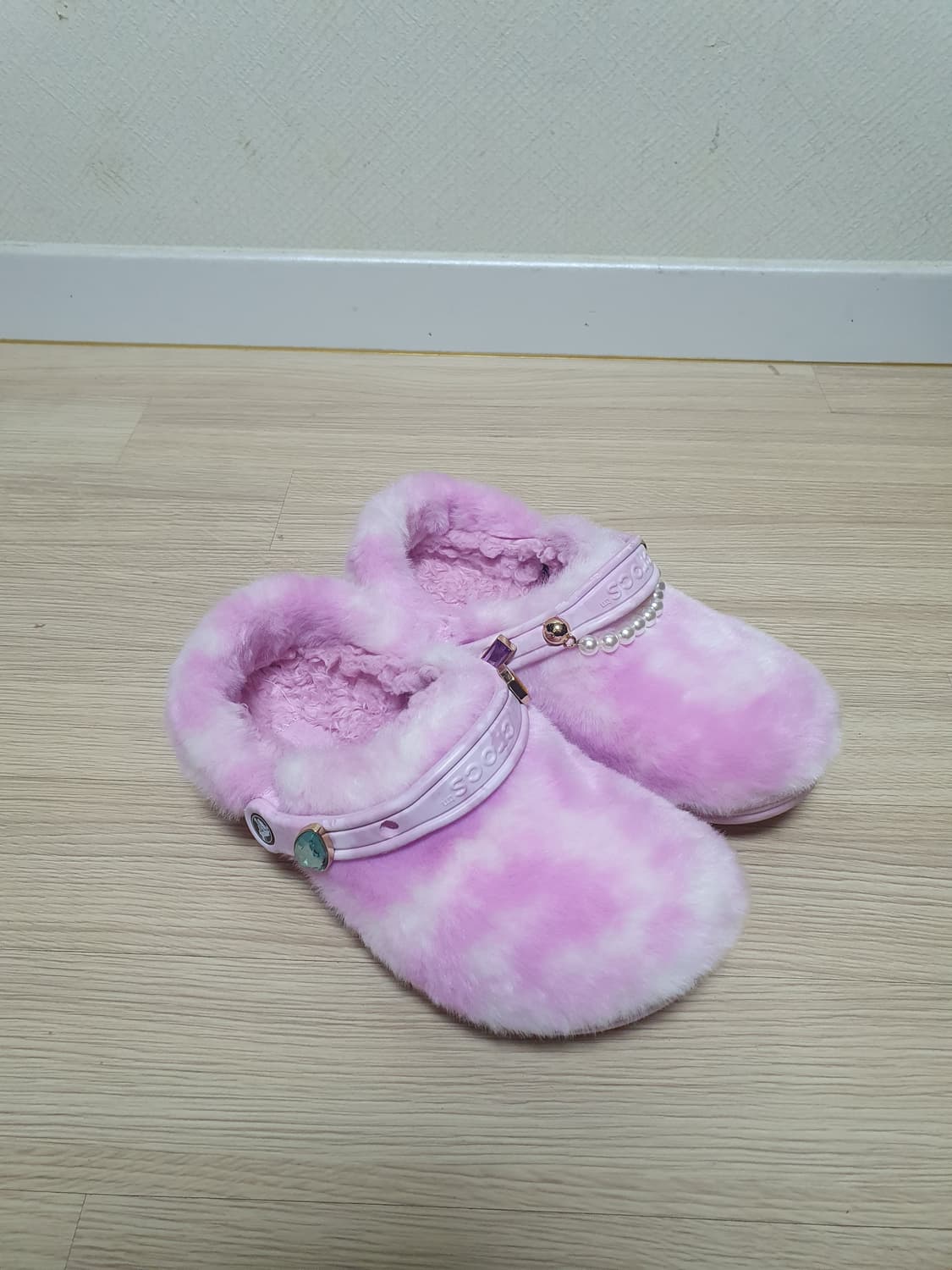 크록스 클래식 퍼 슈어 클로그 260 상품이미지2