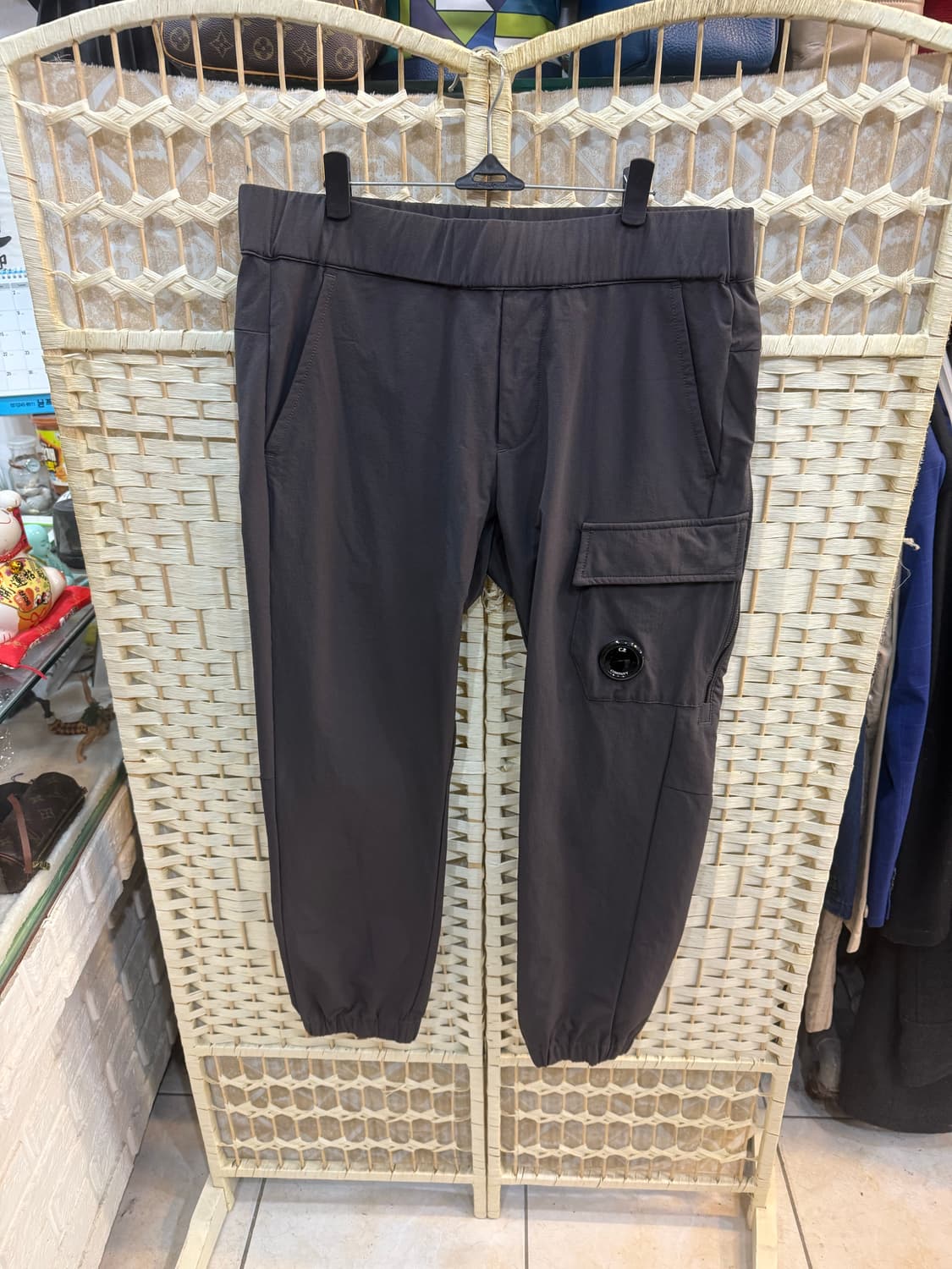 48/32/24ss 정품 cp컴퍼니 크롬-R 조거팬츠 팝니다 상품이미지1