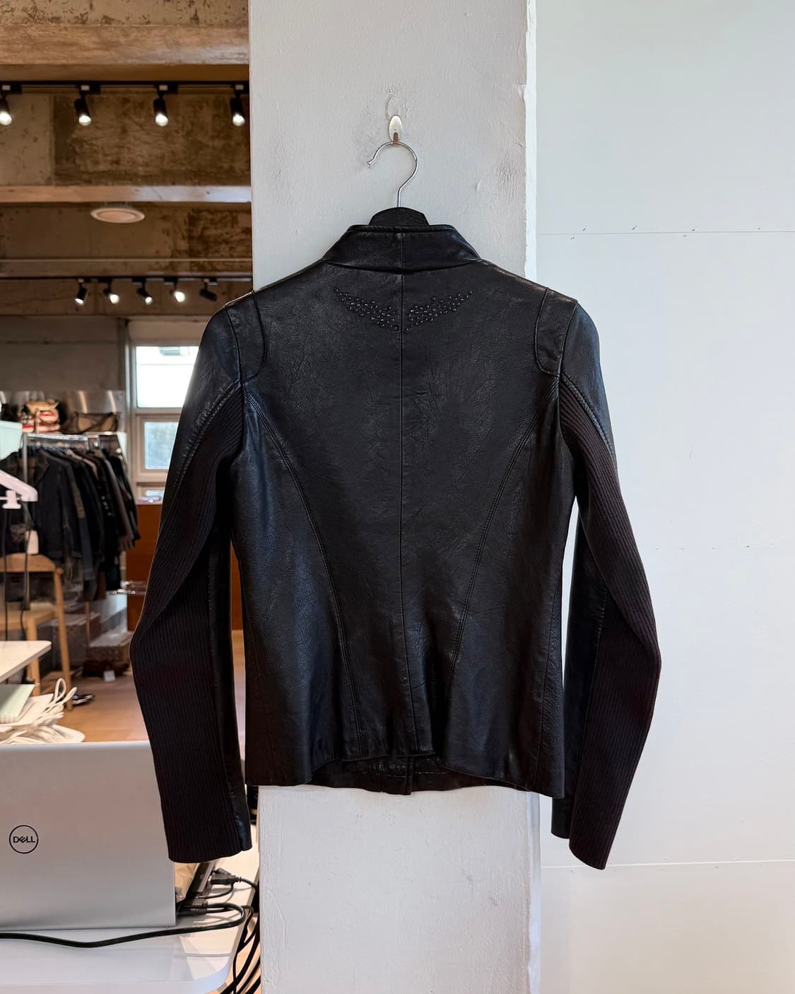 쟈딕 앤 볼테르 블랙 쉽스킨 스터드 버이커 자켓 상품이미지7