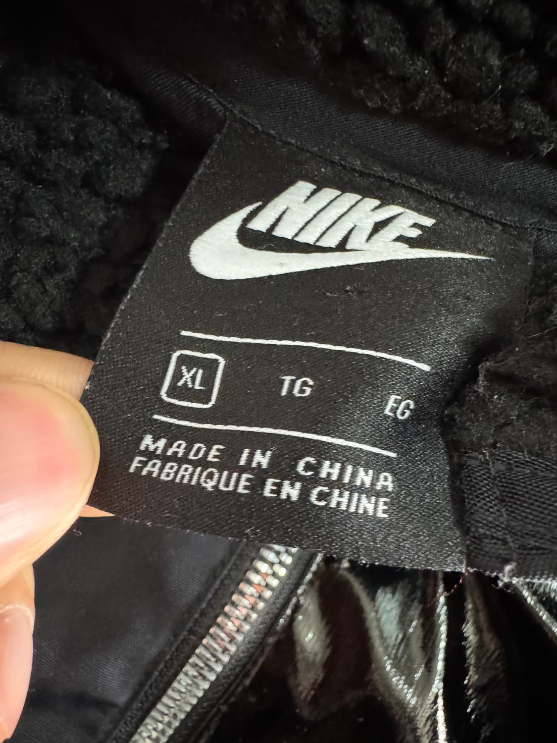 여성 나이키 오버핏 유광 점퍼 자켓 L 상품이미지3