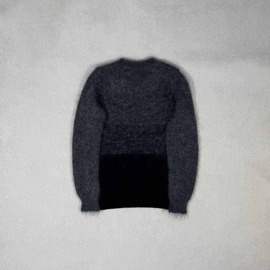 Gray/Black Long Sleeve Sweater 상품이미지4