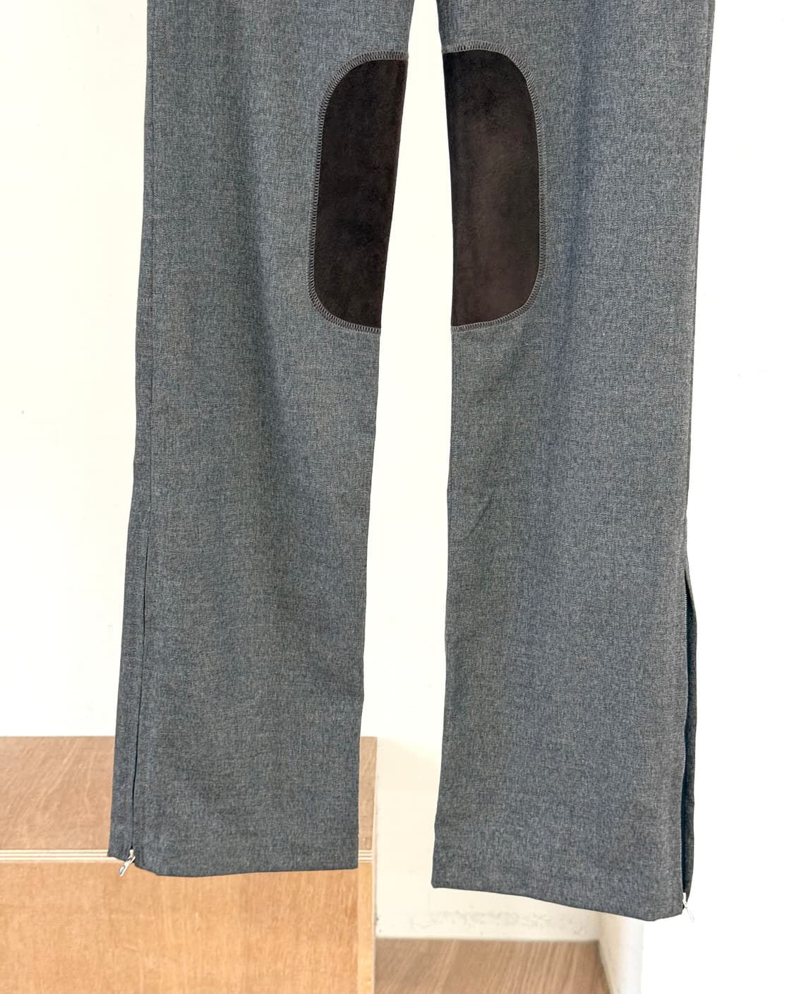 빅토리녹스 그레이 브라운 패치 라이딩 팬츠 상품이미지3