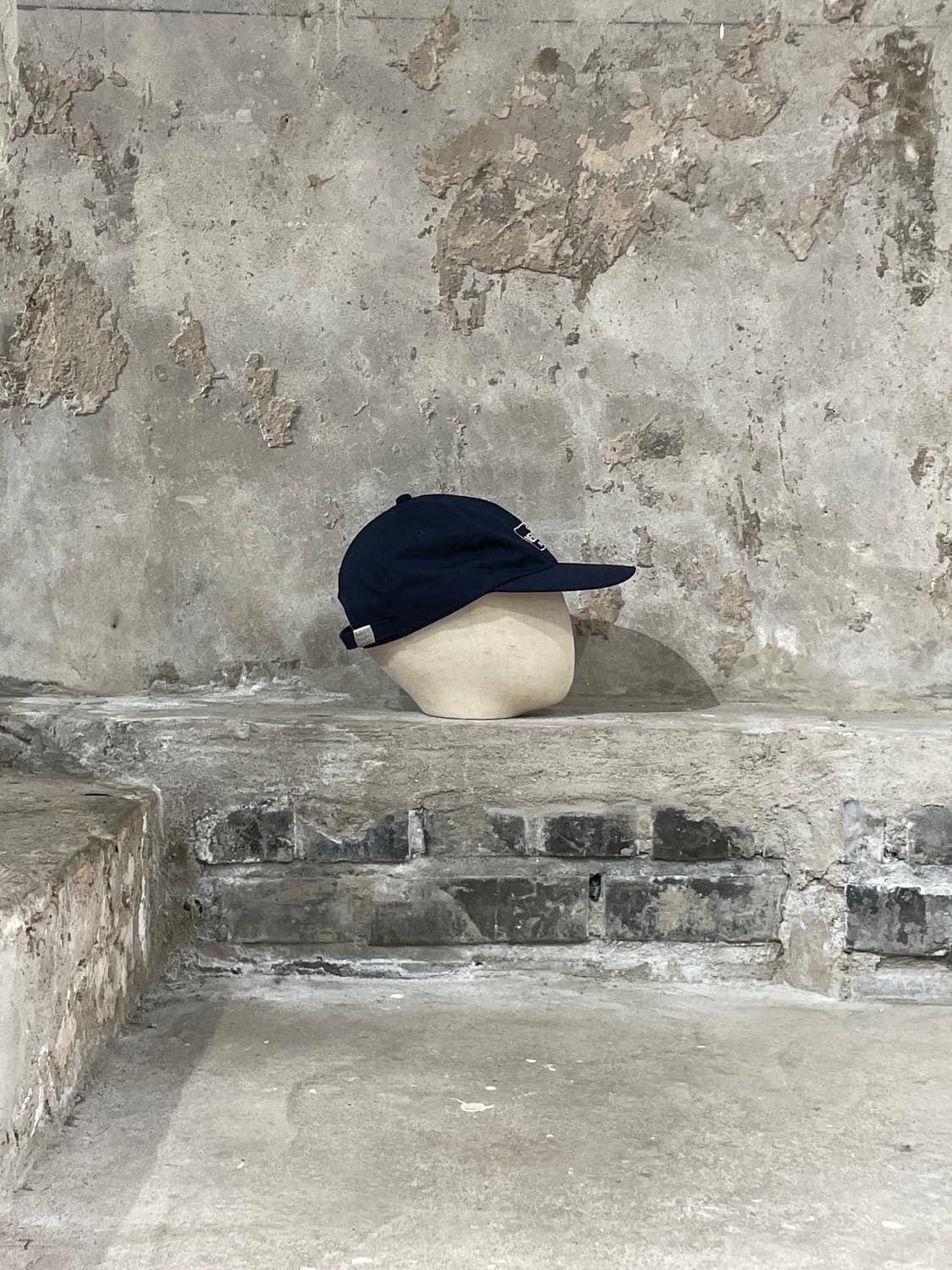 네이버후드 네이비 로고 자수 6 패널 대드 캡 상품이미지4