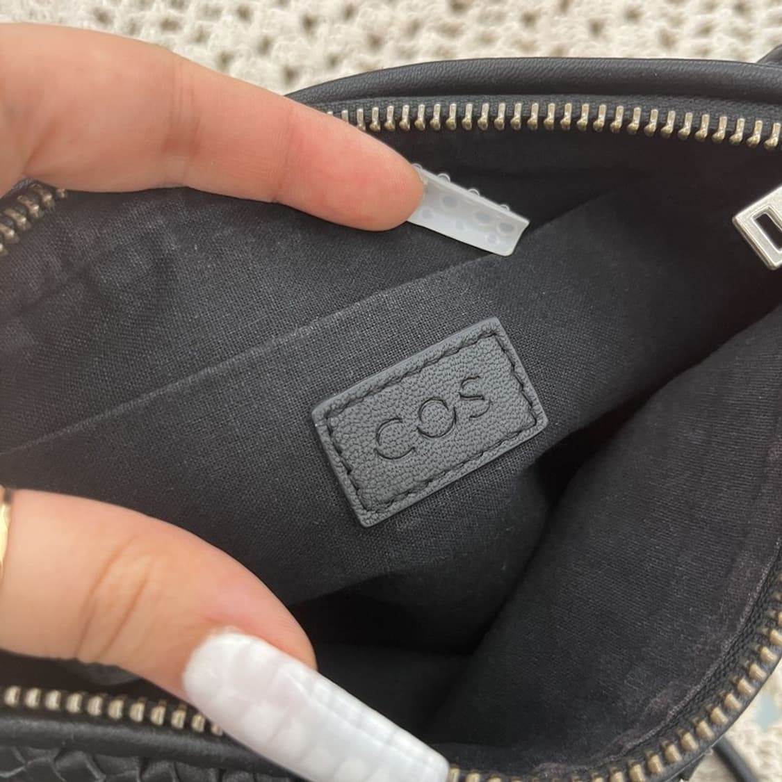 COS 코스 모던시크 캐주얼 위빙 가죽 크로스백 C10889 상품이미지5