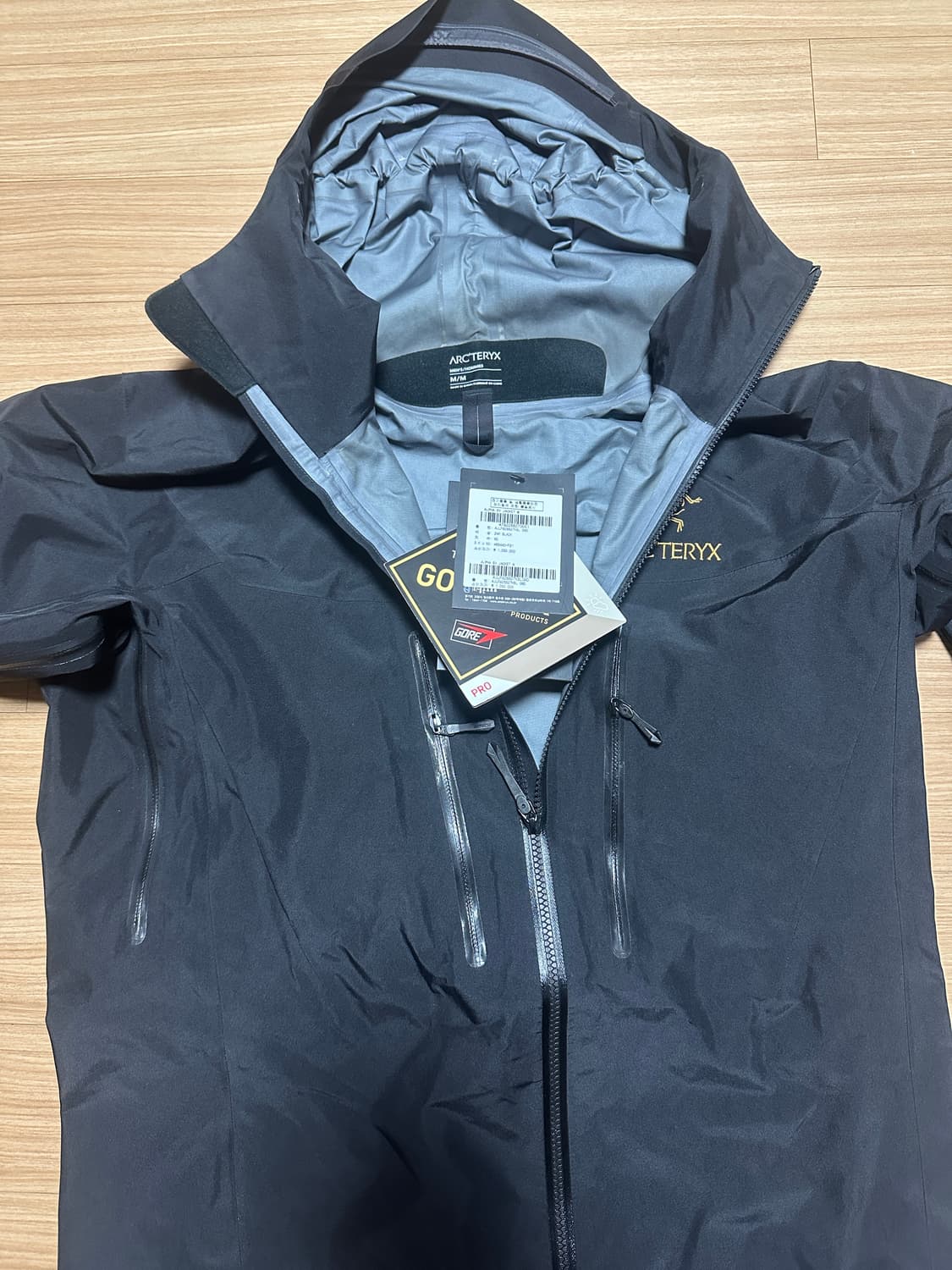 아크테릭스 sv 알파 24k 블랙 M사이즈 팝니다 상품이미지2