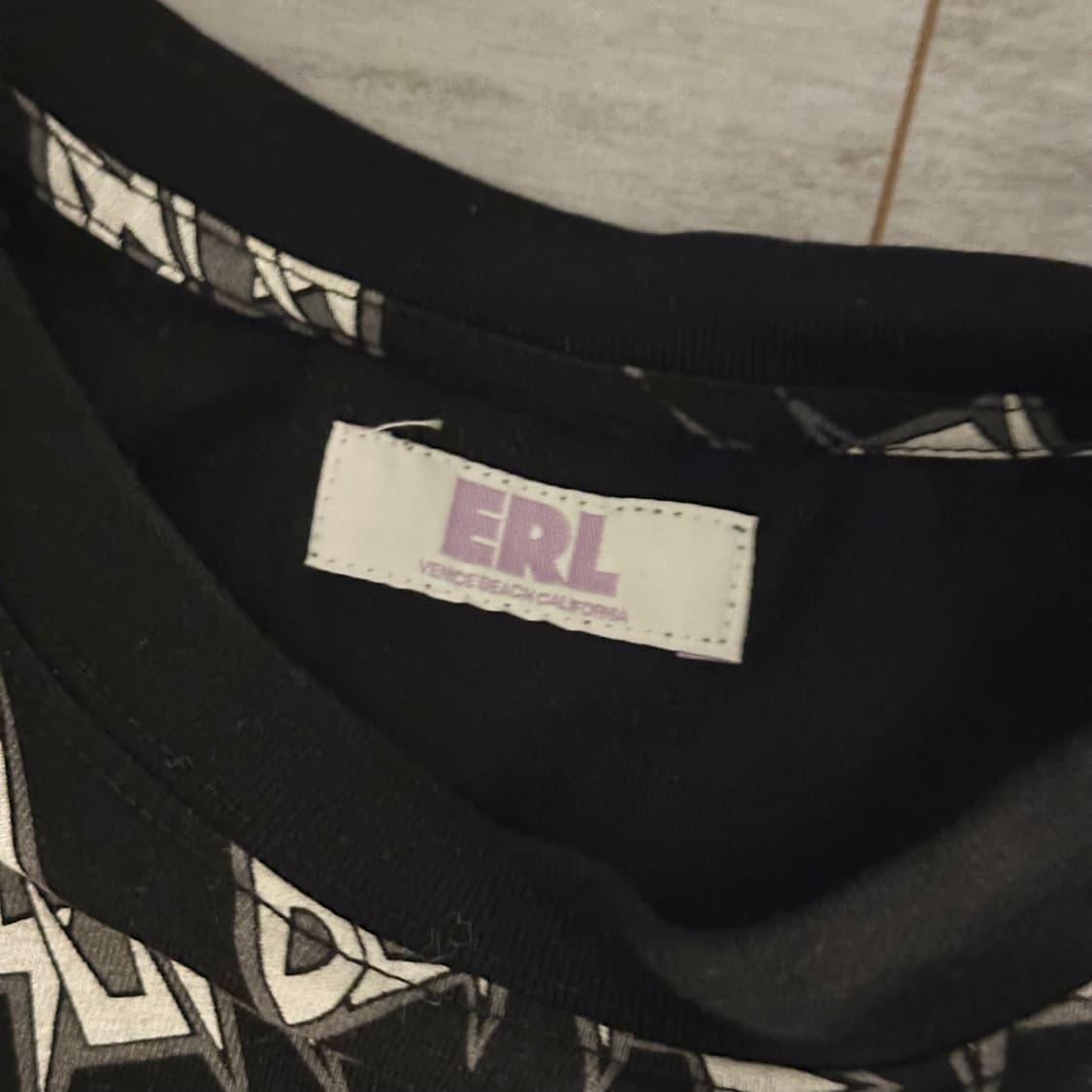 ERL 블랙 프린트 롱슬리브 티셔츠 상품이미지4