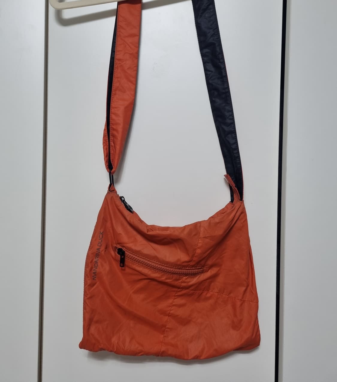 만다리나덕 경량 방수 크로스백  상품이미지1