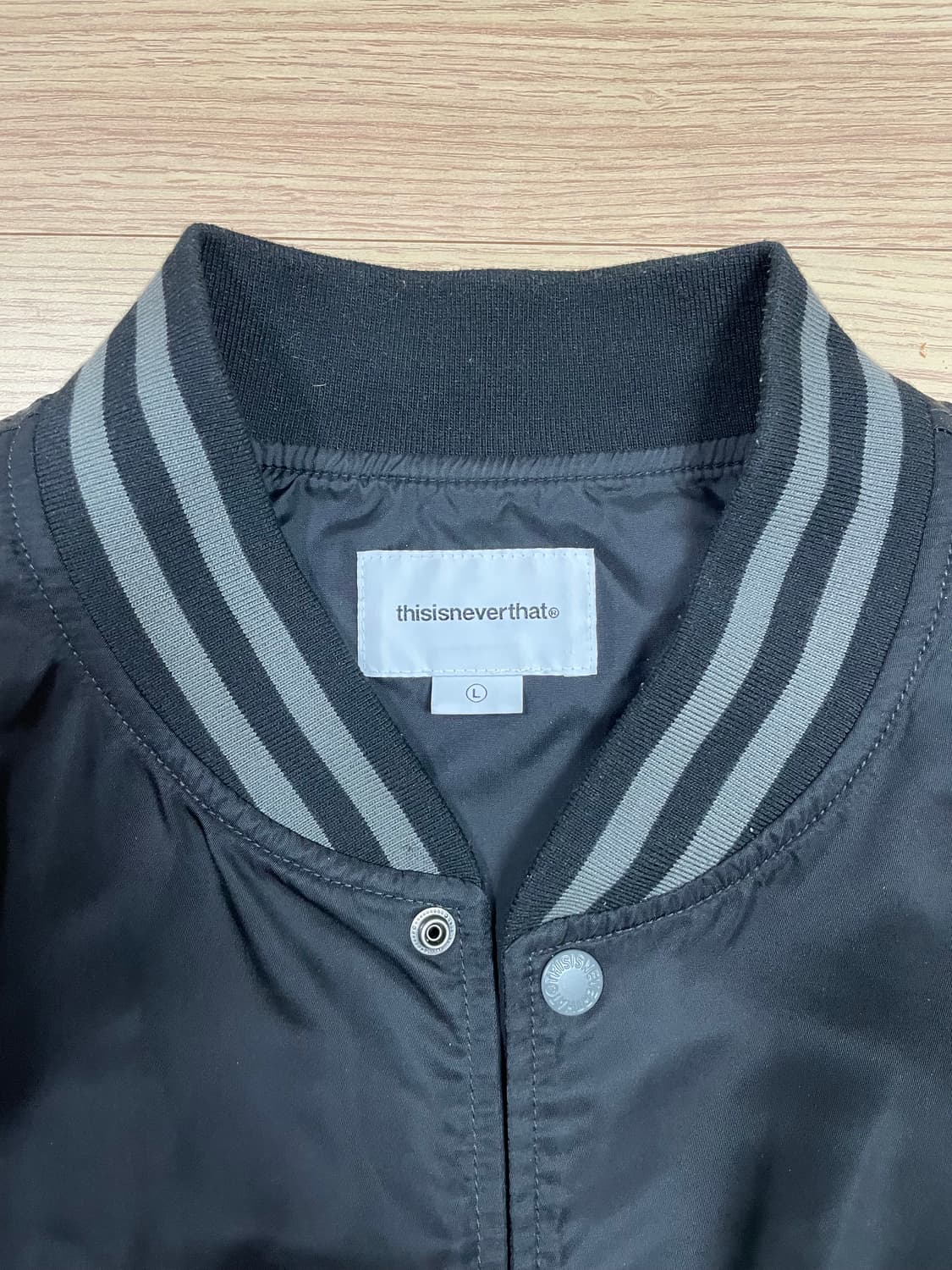 디스이즈네버댓 사틴 바시티 자켓 블랙 L 상품이미지4