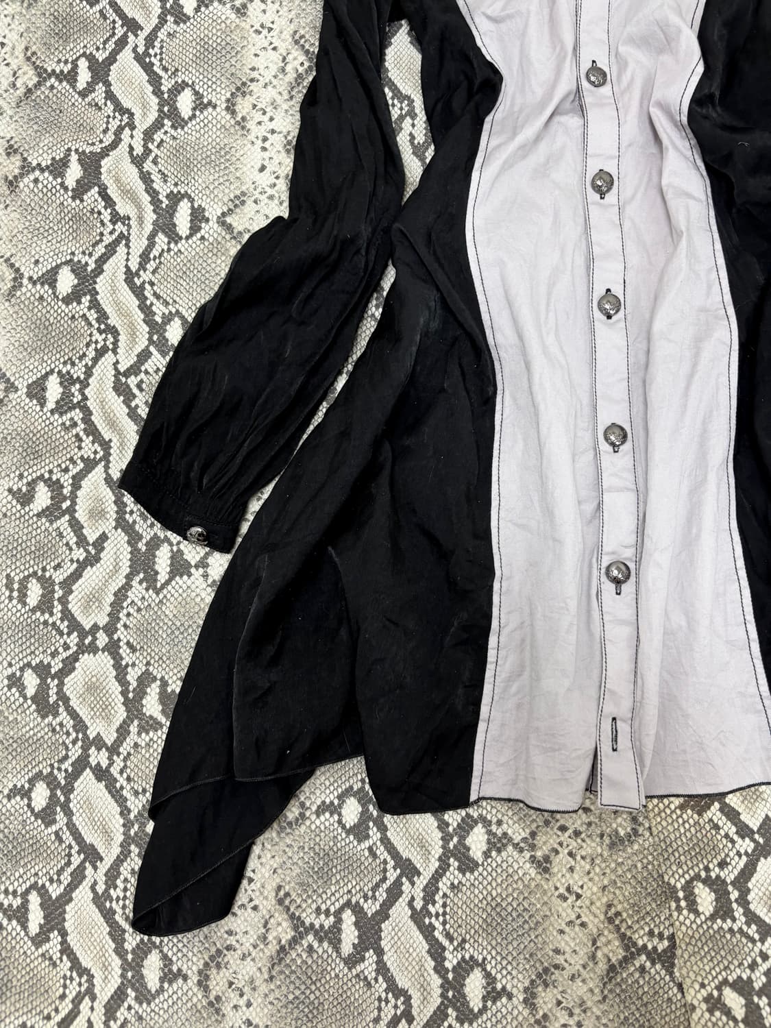 “Algonquins” 00’s Gothic Print Long Shir 상품이미지7