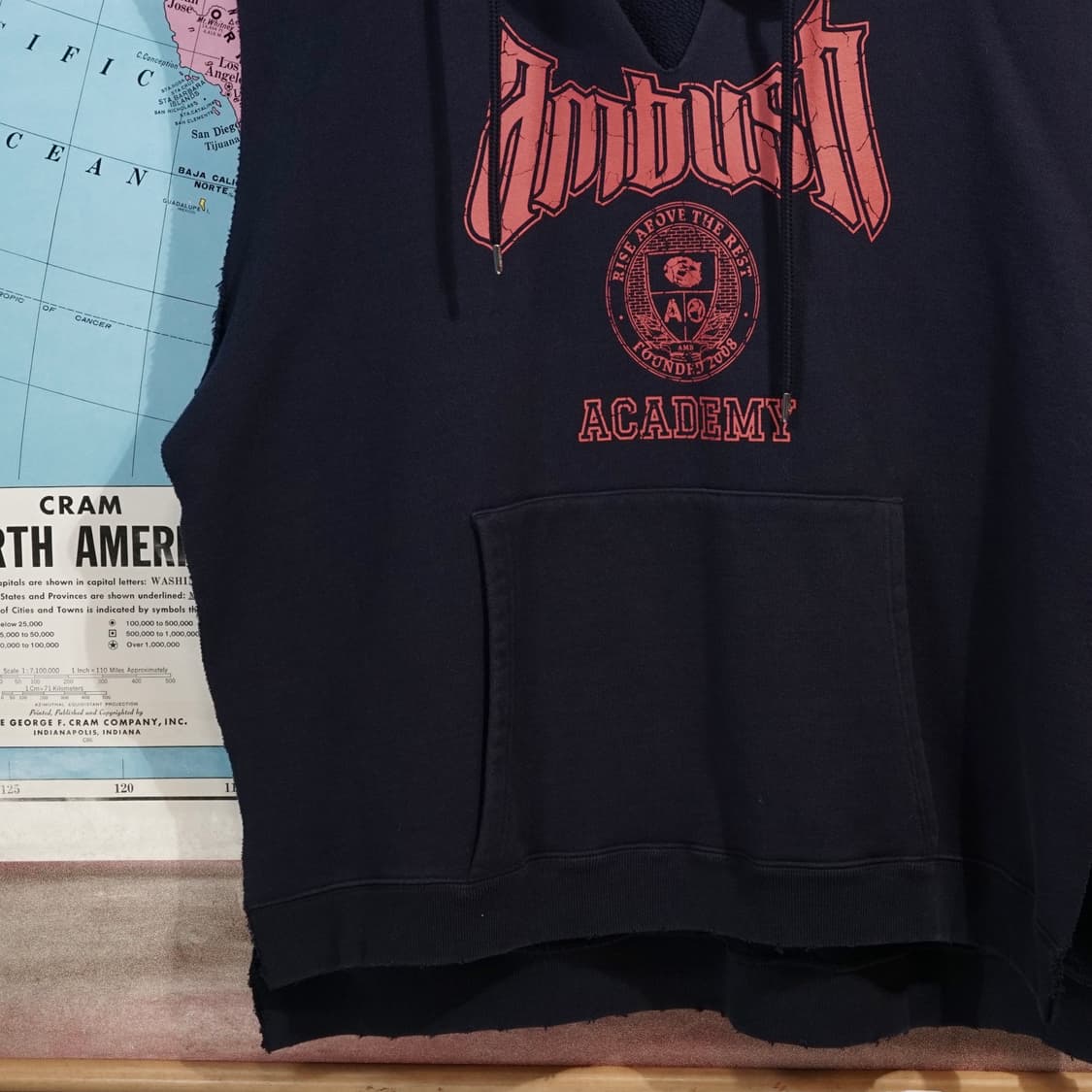 엠부쉬 23FW 아카데미 후드 베스트 상품이미지3