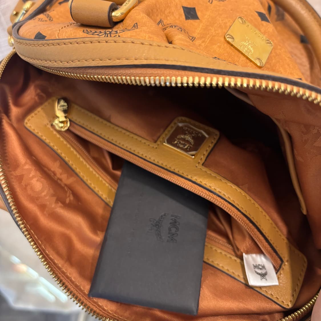 정품 MCM 황토 비세토스 토트백     상품이미지9