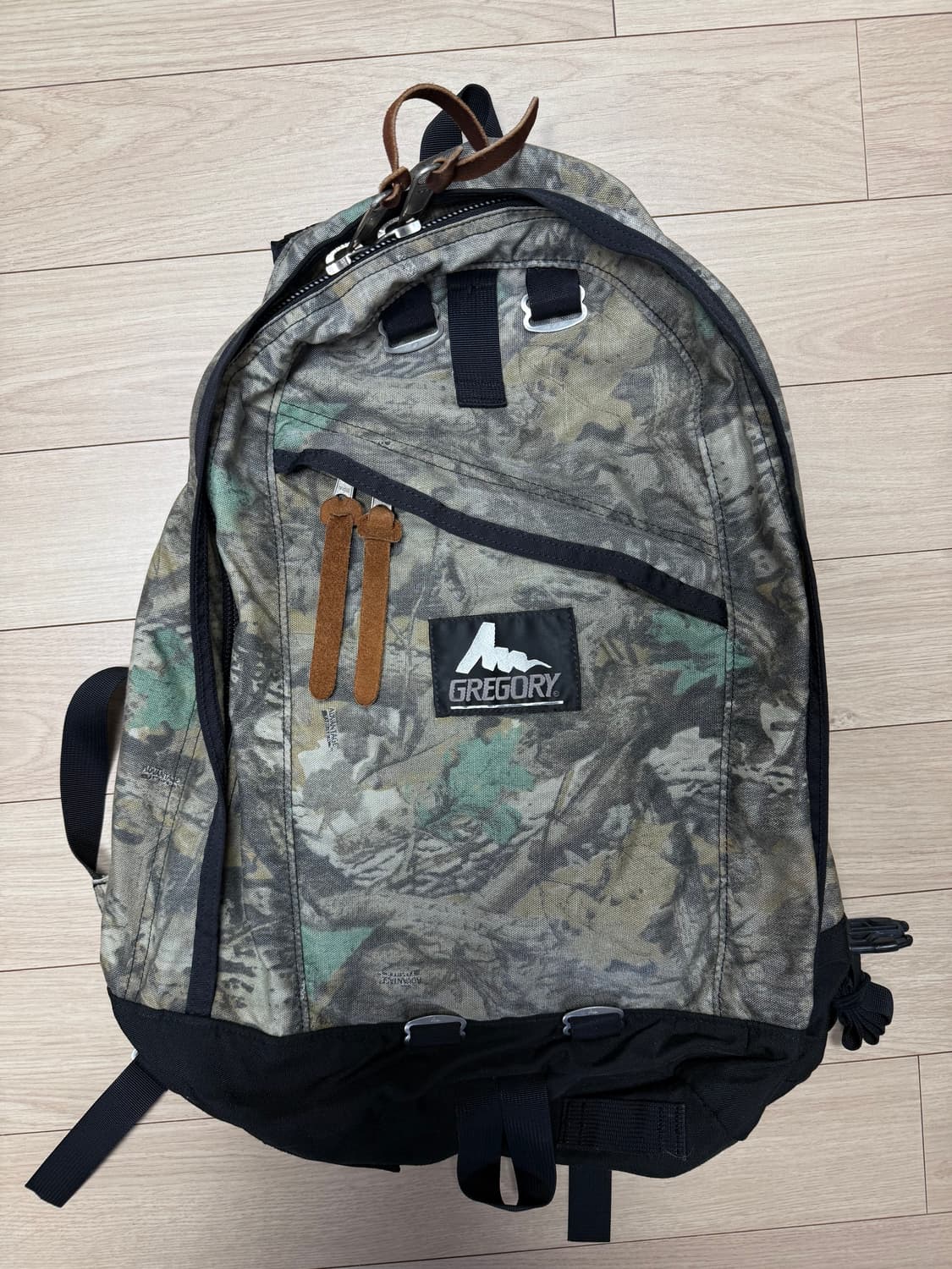 그레고리 구형 구로고 데이팩 상품이미지1