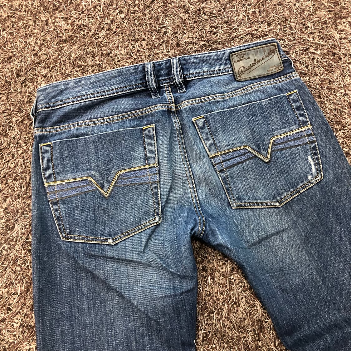 디젤 ZATINY 워싱 디스 부츠컷 데님 팬츠 상품이미지5