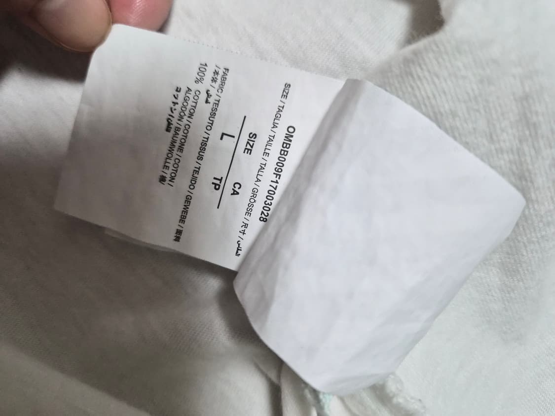 오프화이트 반팔티셔츠 상품이미지5