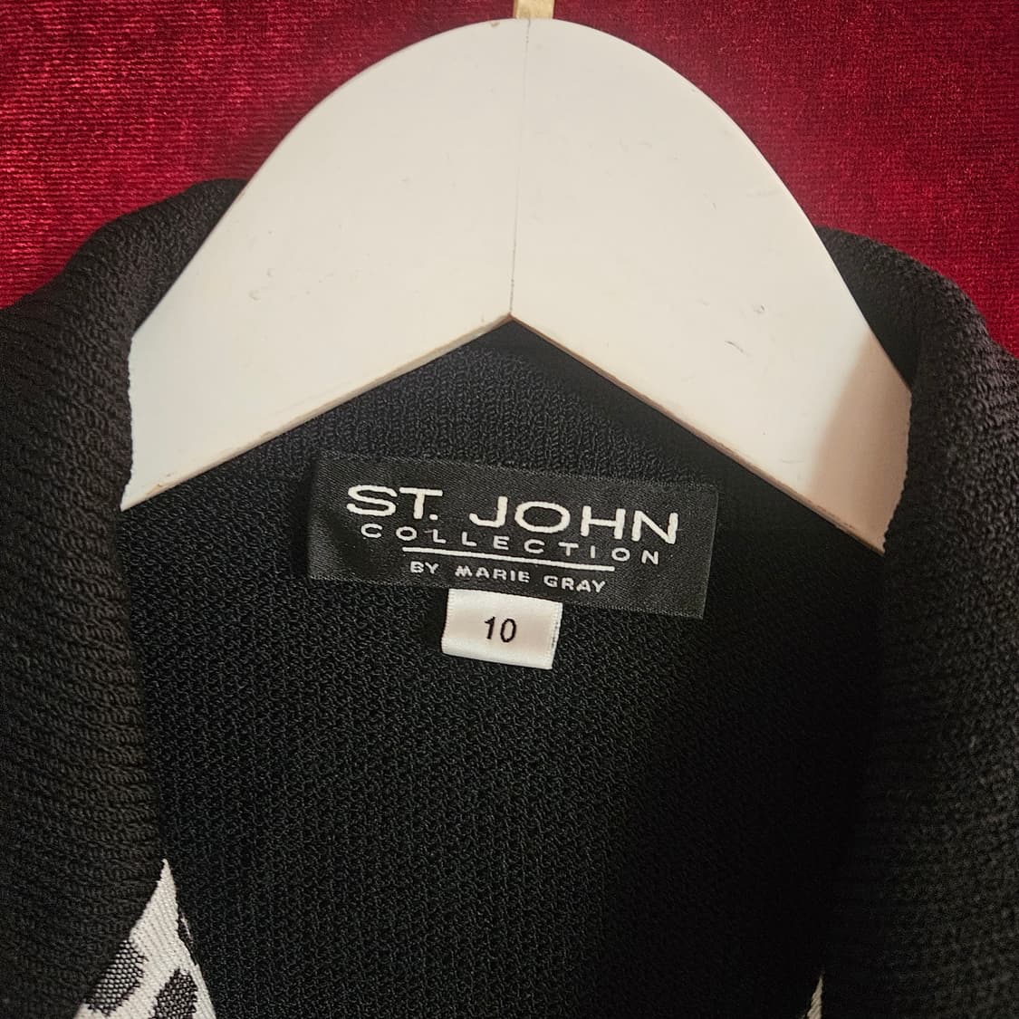 (새상품)센존(ST.JOHN) 비스코스 울 혼방 숄더 패드 니트 자켓 상품이미지8