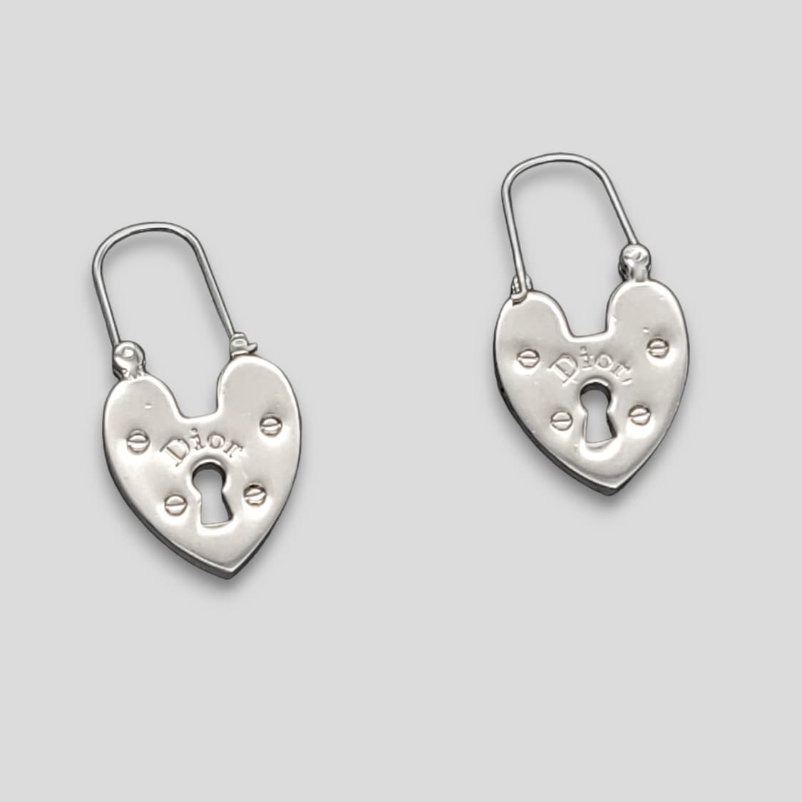 디올 로고 하트 패드락 귀걸이 상품이미지5