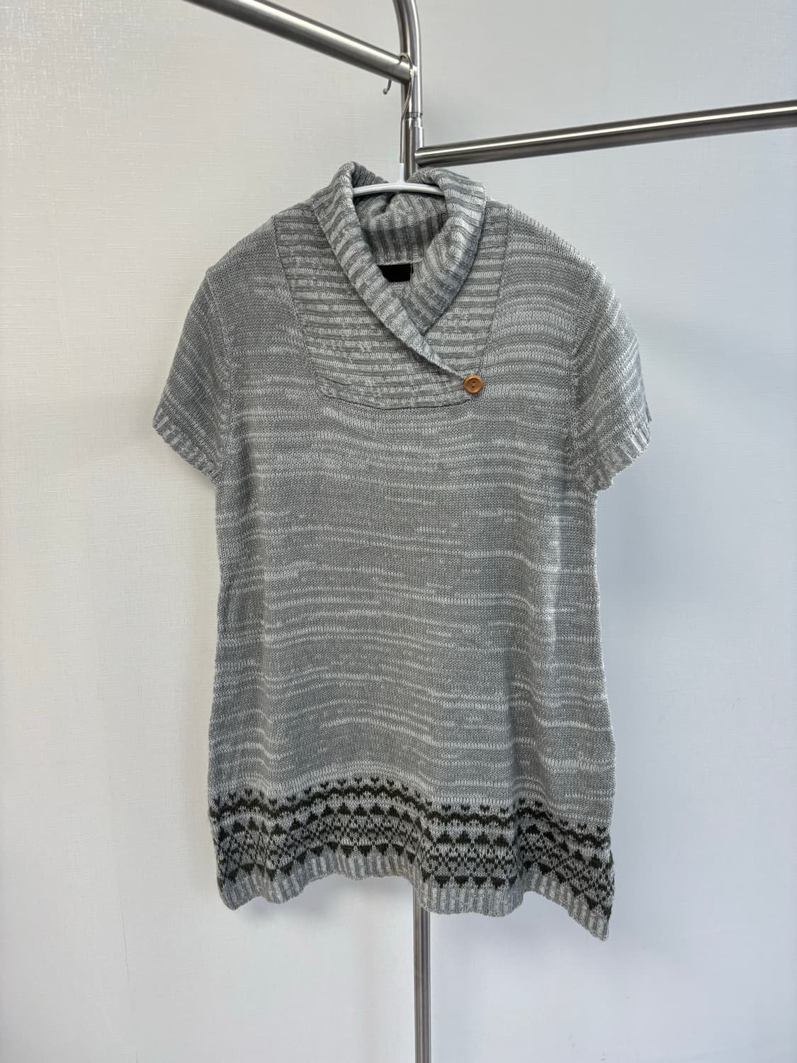 노라 윈터 숄카라 반팔 풀오버 상품이미지1