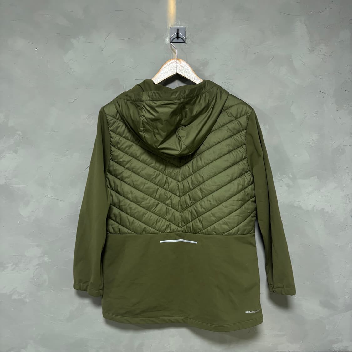 나이키 러닝 에어로레이어 경량 패딩 카키 상품이미지5