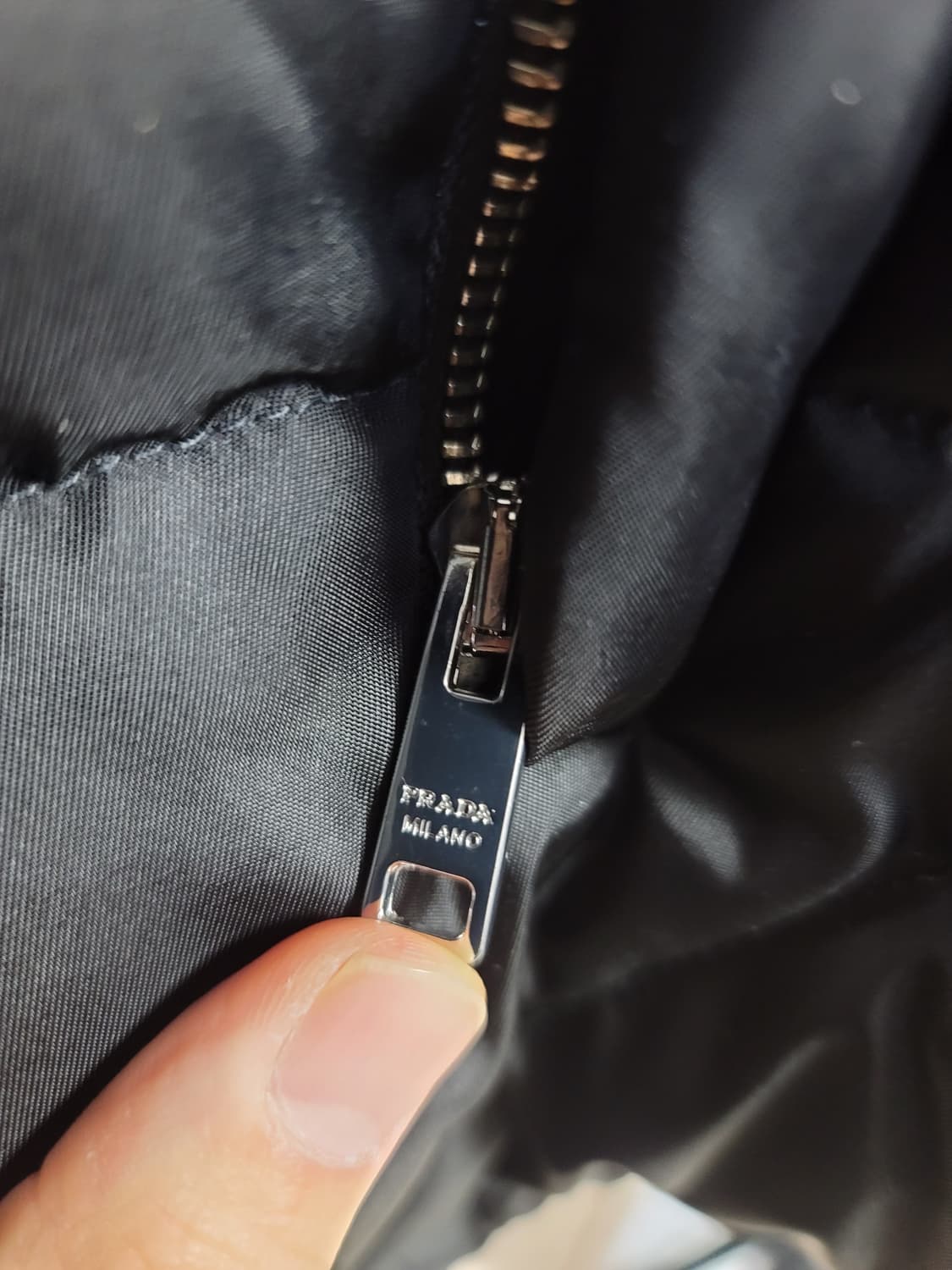 [XL] 프라다 리나일론 퀄팅 패딩 상품이미지3