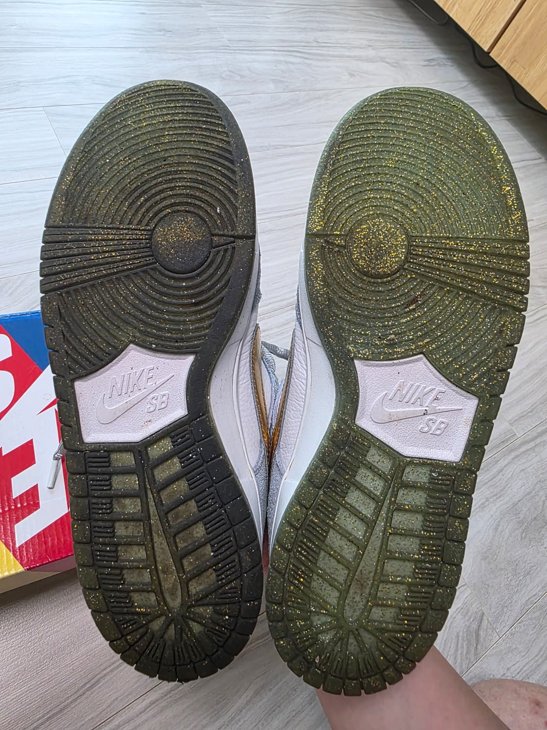 [270] 나이키 x 션 클리버 sb 덩크로우 홀리데이 스페셜 상품이미지8