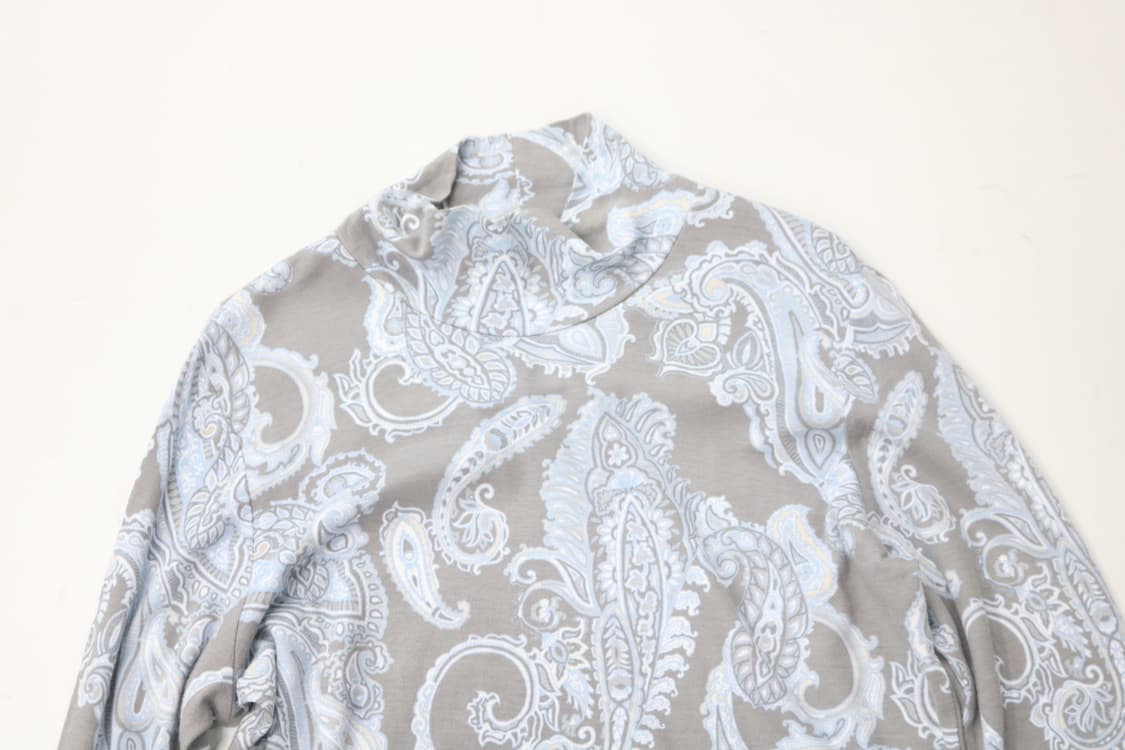 DoCLASSE 도클라세 페이즐리 패턴 하이넥 롱슬리브 티셔츠 상품이미지3