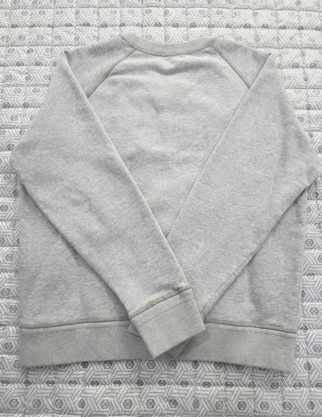 루이비통 네온 로고 맨투맨 그레이 L (드라이완료) 상품이미지5