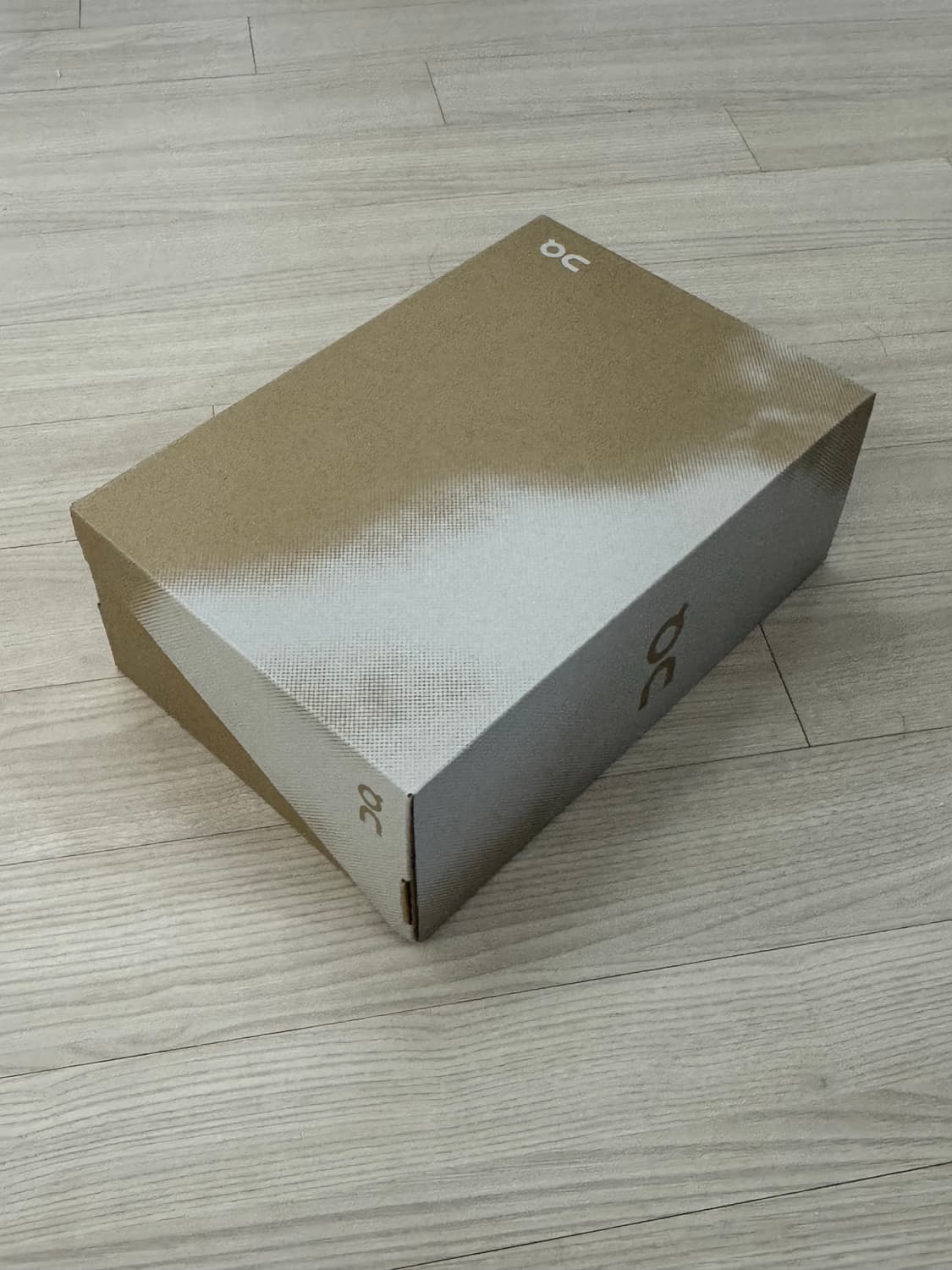 새상품 풀박스 온러닝 클라우드5 올블랙 255 상품이미지4