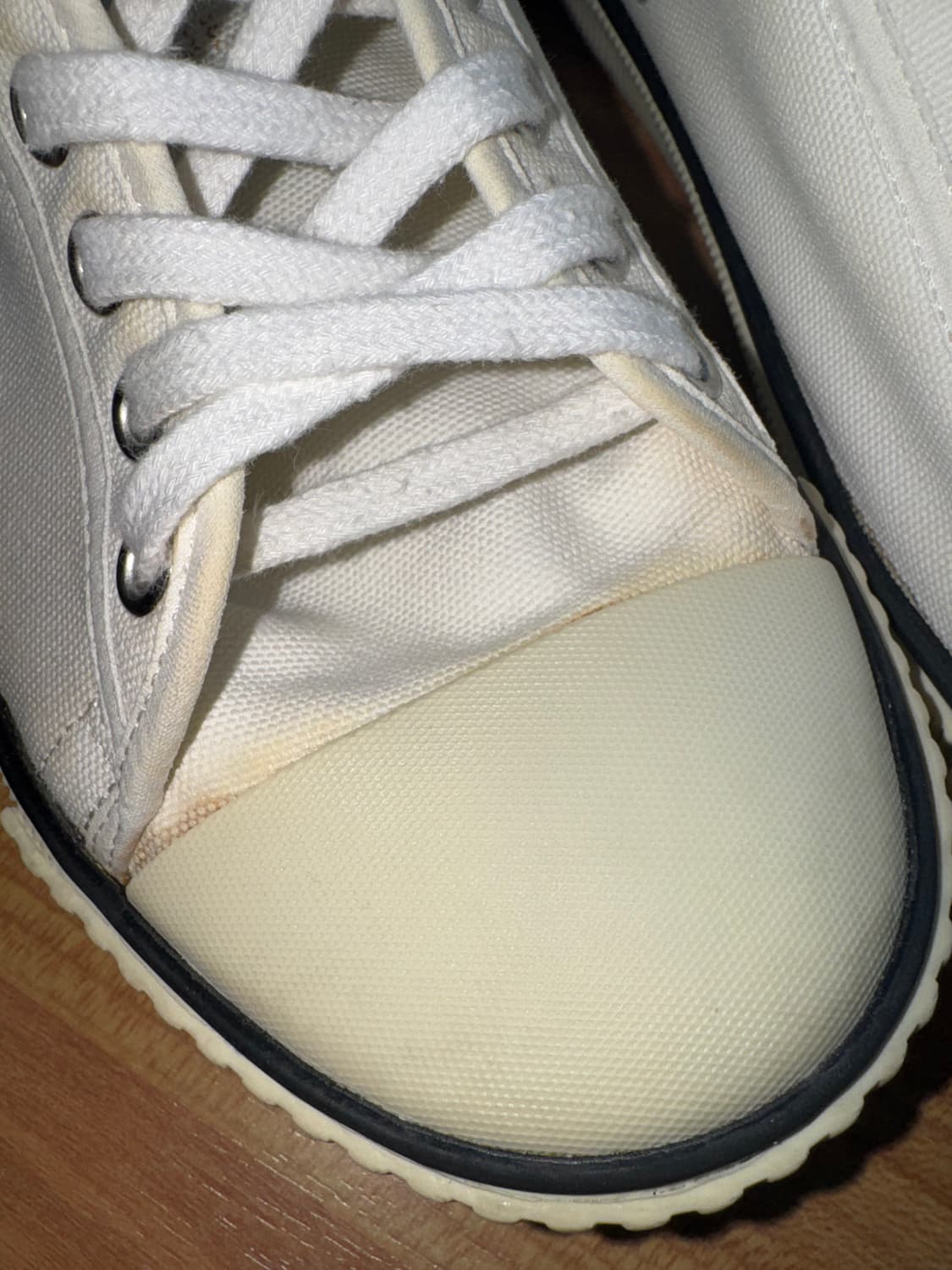셀린느 블랭크 레이스업 스니커즈 판매합니다. 상품이미지6