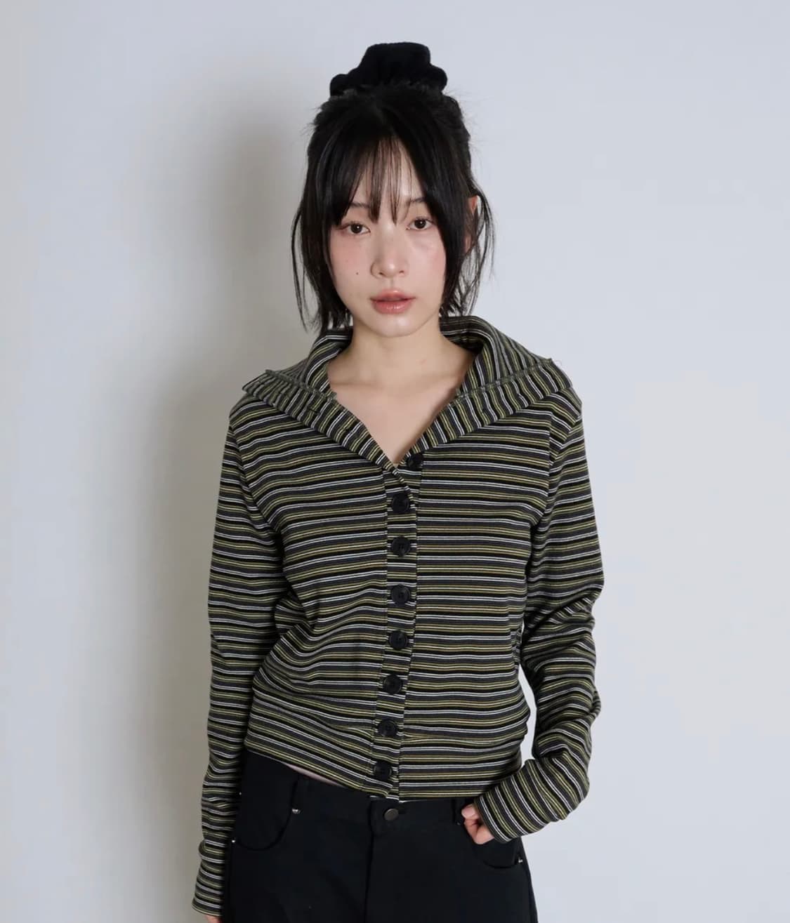 잇자바이브-STRIPED HIGH NECK BUTTON CARDIGAN  상품이미지1