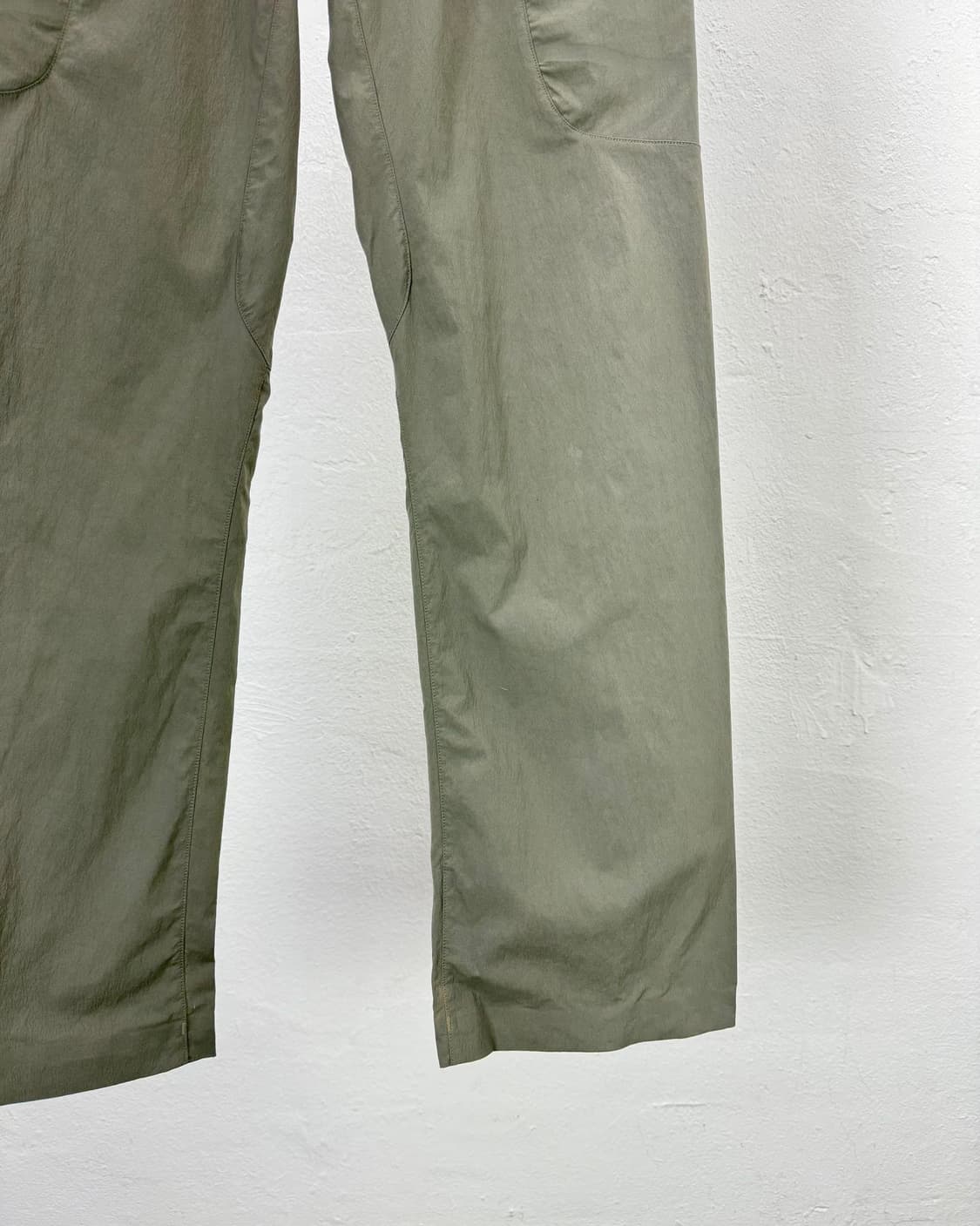 아크테릭스 펠리세이드 카키 멀티 지퍼 나일론 팬츠 상품이미지5