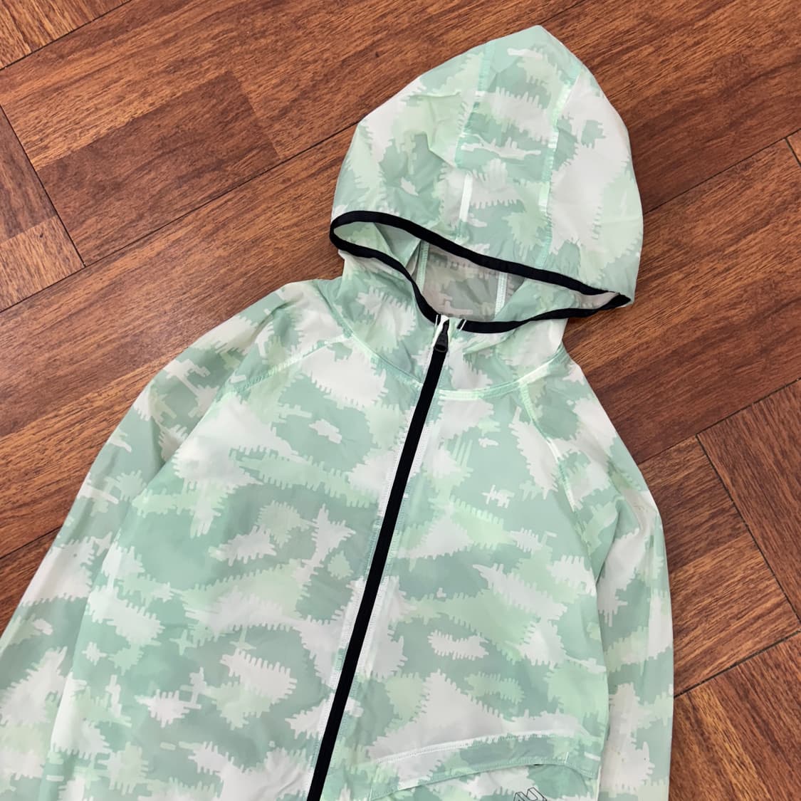 여성용 S 언더아머 런닝 경량 바람막이 후드 자켓  상품이미지3