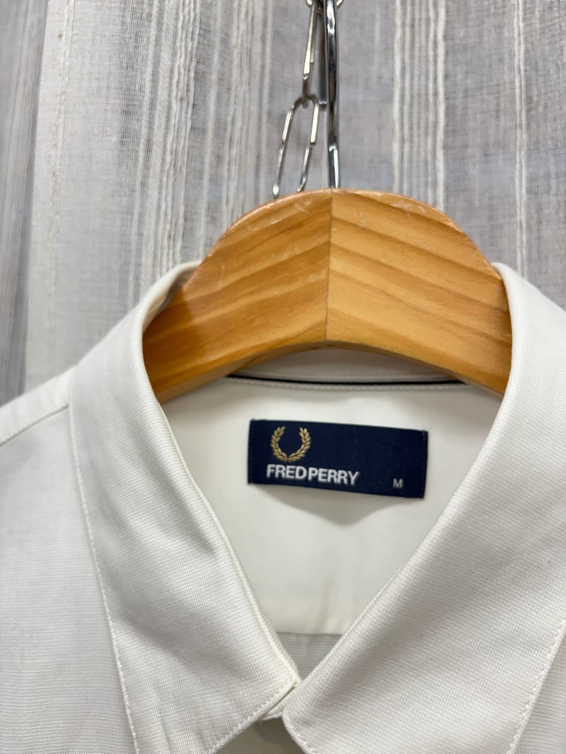 Fred Perry 프레드페리 로렐 자수 화이트 셔츠 상품이미지5