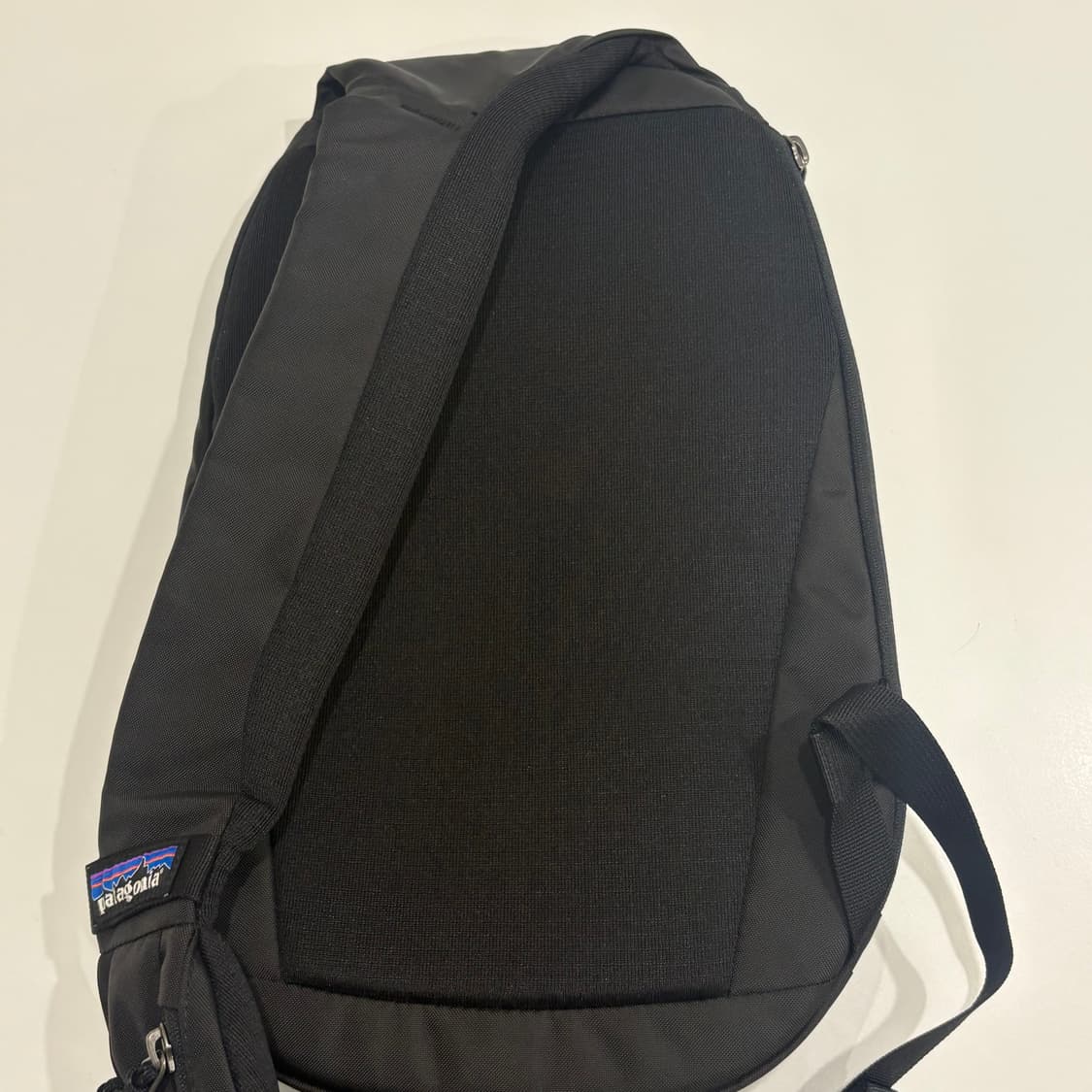 (새상품) 파타고니아 아톰 슬링백 8L 블랙  상품이미지5