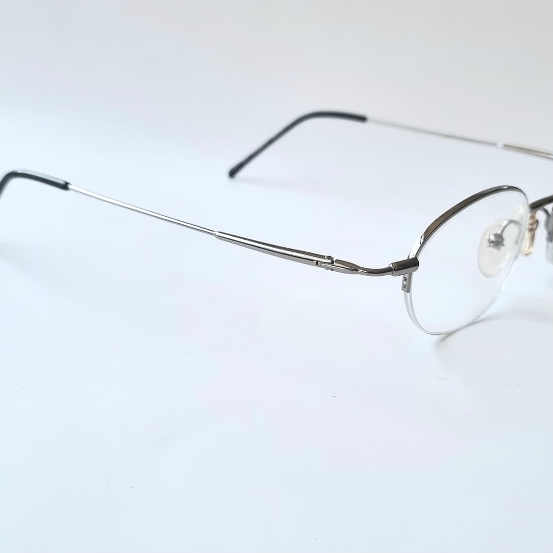 데드스탁  클래식한 오벌(Oval)형 반무테 안경테 548 상품이미지7