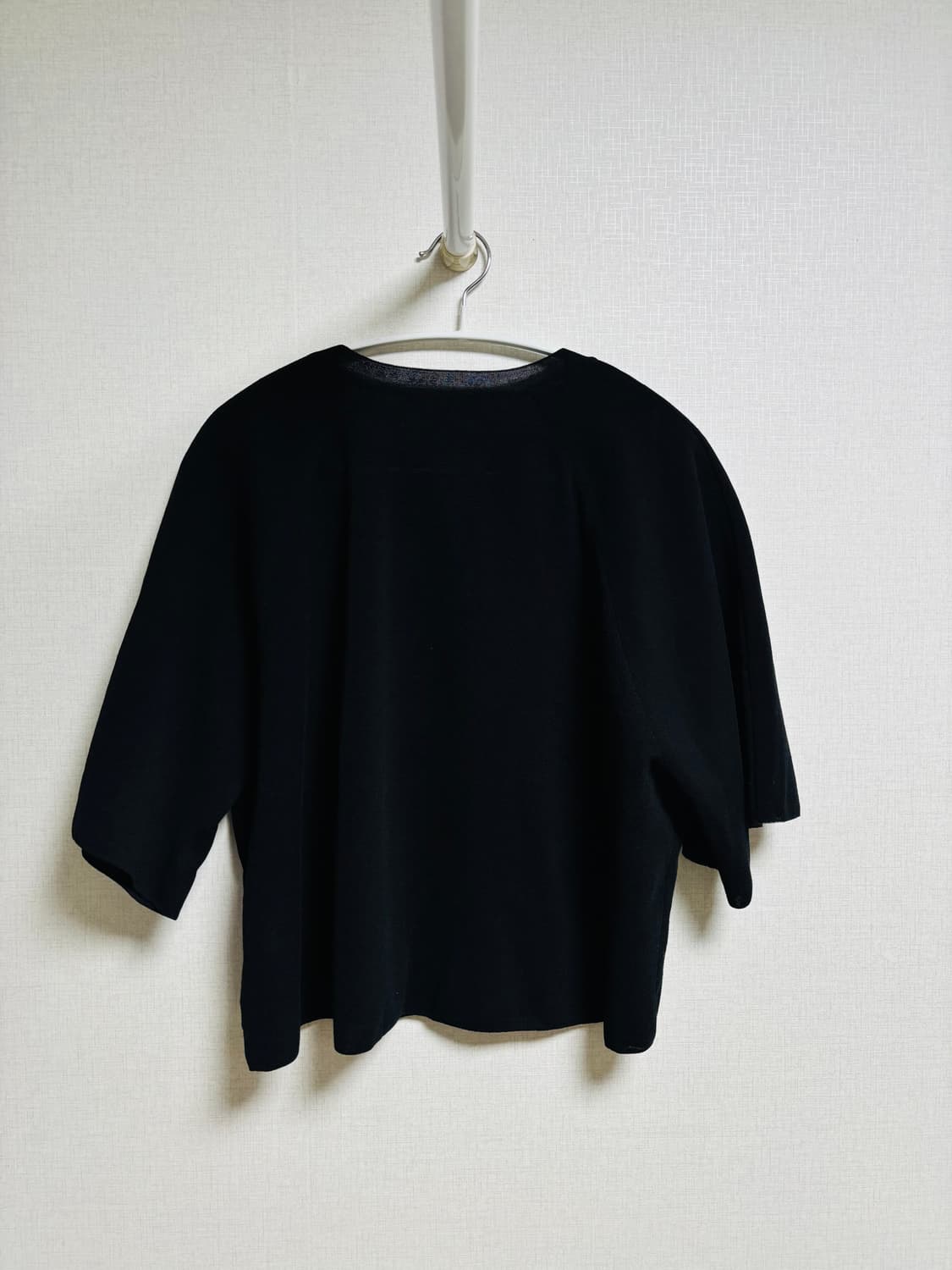 24년도 the CASHMERE 노시넥 래글런 슬리브 크롭 자켓 상품이미지2