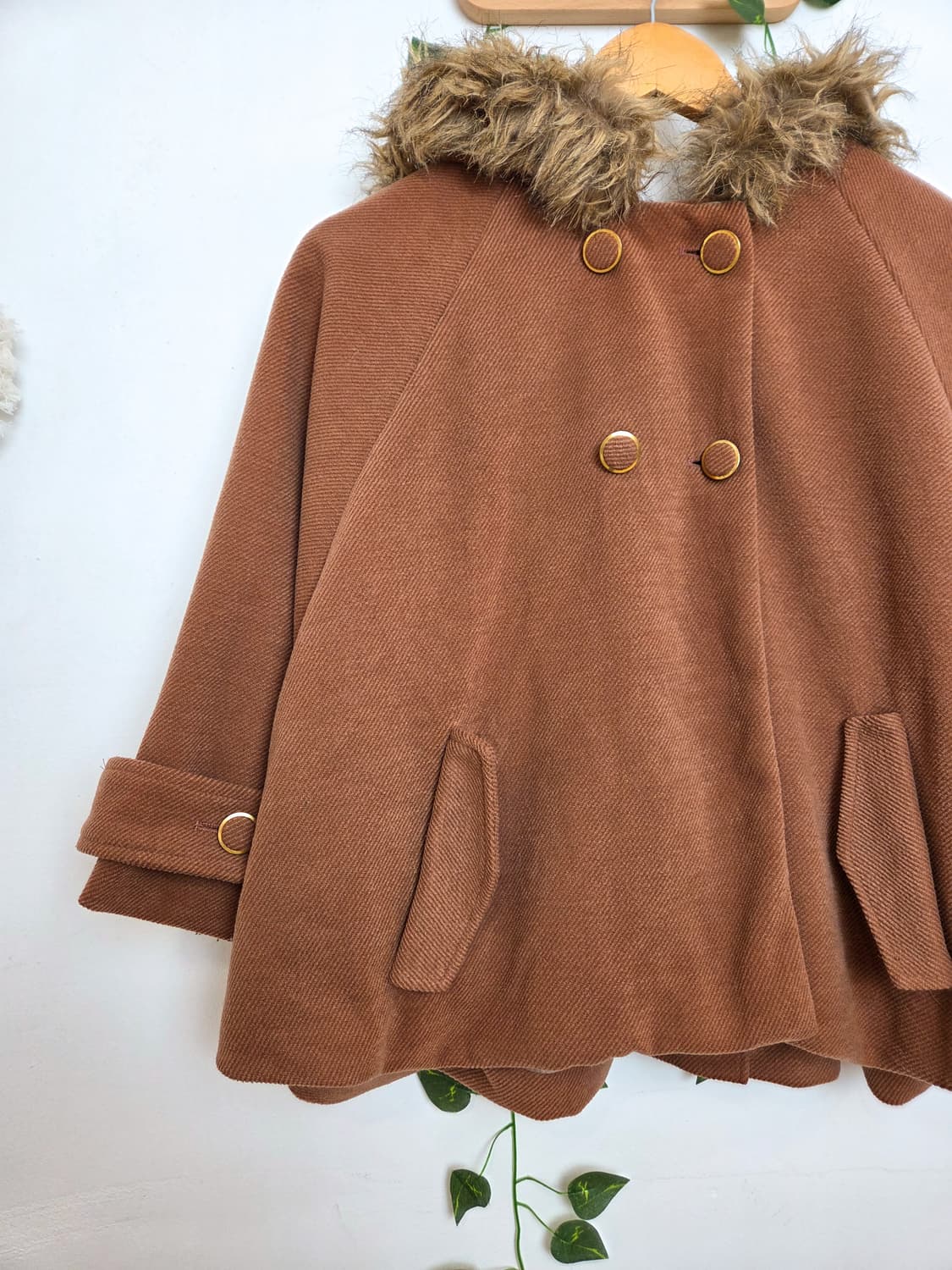 브라운 케이프 코트 상품이미지3