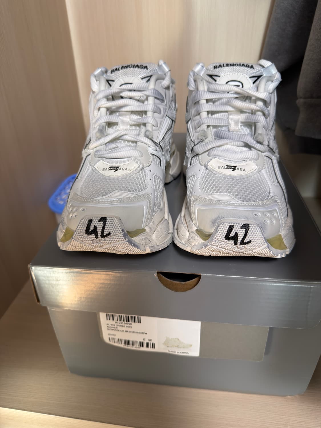 새상품 발렌시아가 신상 러너 스니커즈 화이트 42사이즈 상품이미지3