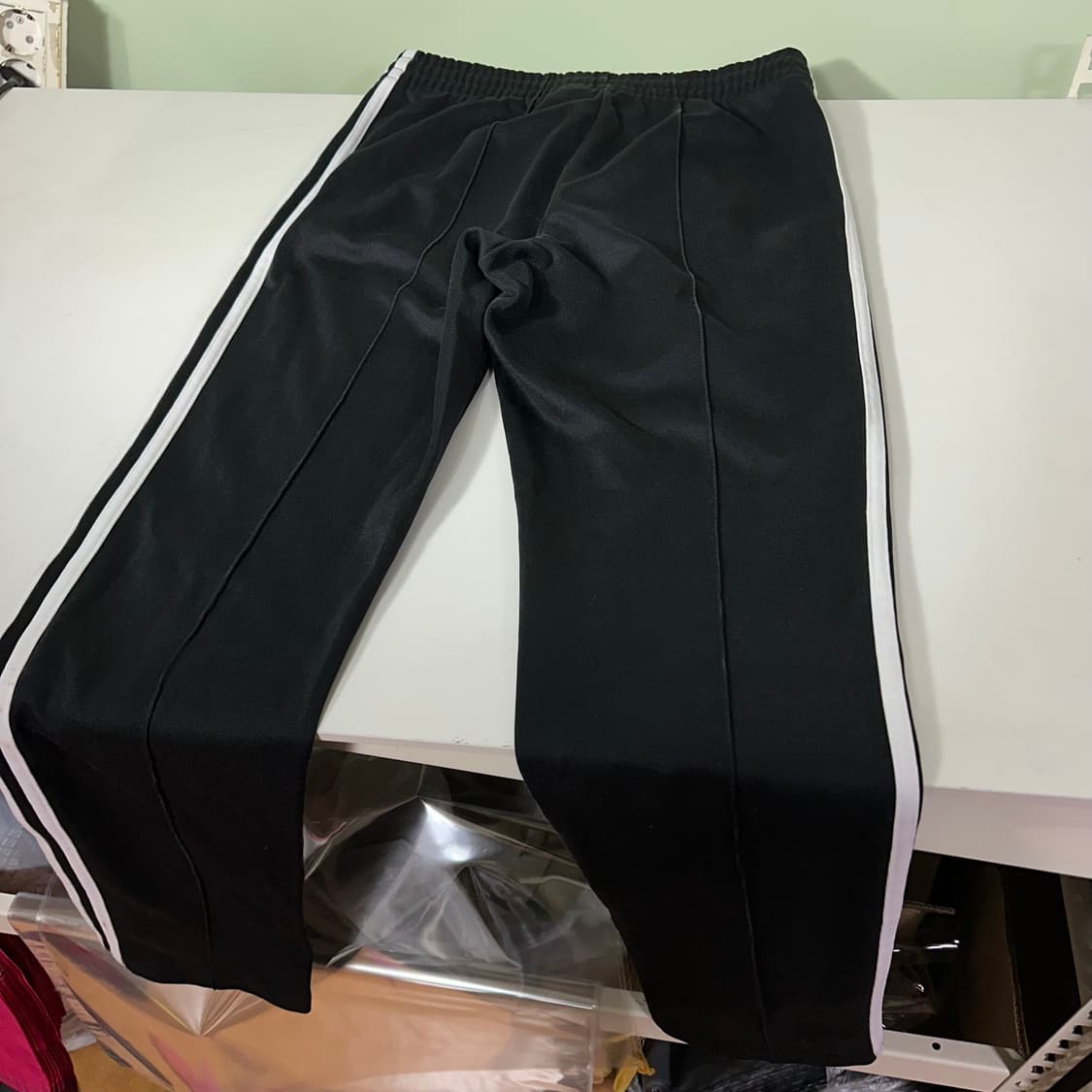 우먼L 아디다스오리지날 검흰 3스트라이프 져지재질 유로파 트랙팬츠 상품이미지6