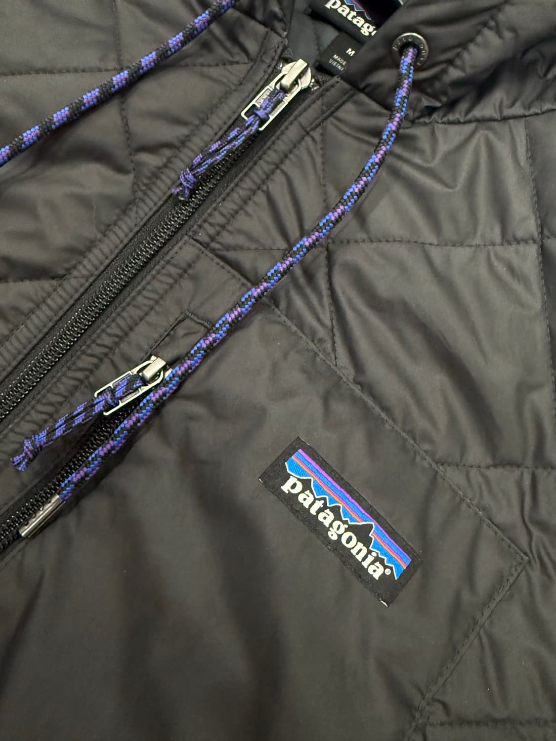 파타고니아 퀄티드 봄버 후드 M 상품이미지2