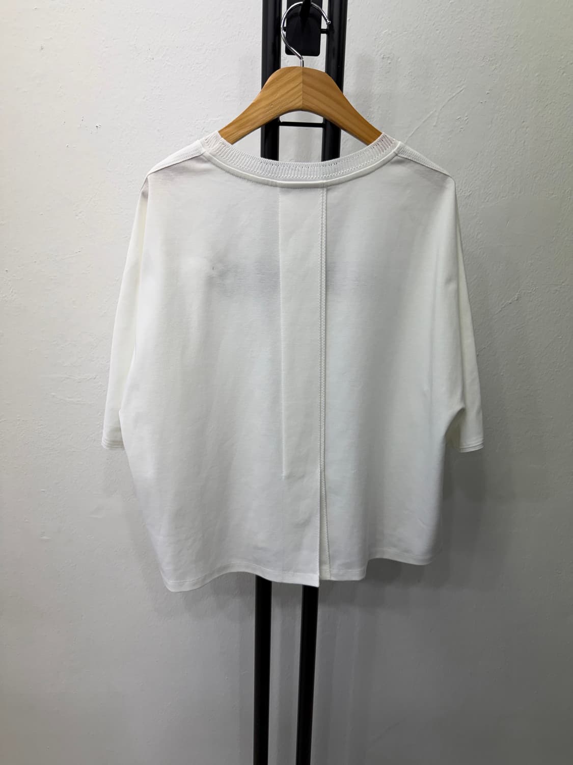 정품) 래트바이티 한섬 22ss 크롭 오버핏 반팔티 82 상품이미지5